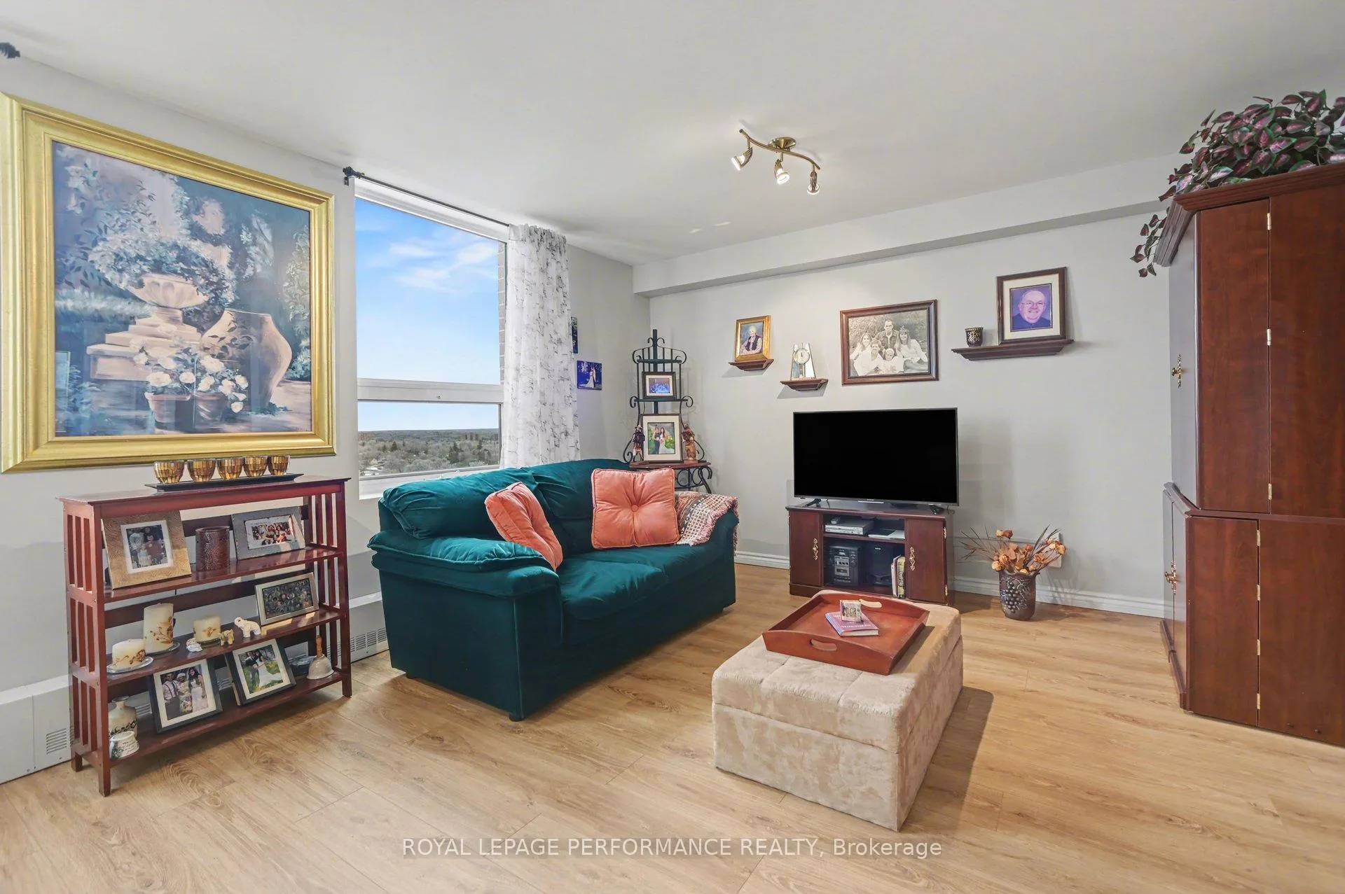 Photo 23 of Unit 1505, 665 Bathgate Drive, Ottawa, Carson Meadows — HOMEH