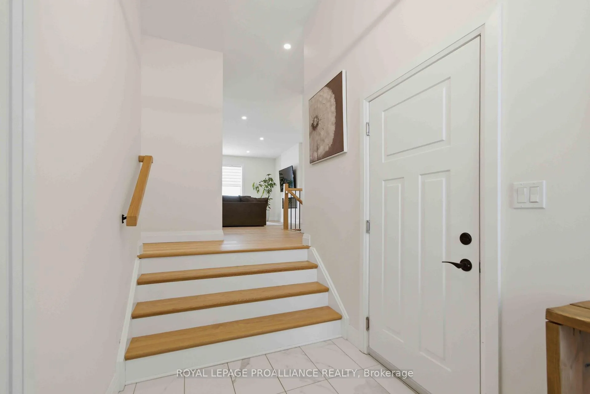 Photo 6 of 39 Schmidt Way, Quinte West, Murray Ward — HOMEH