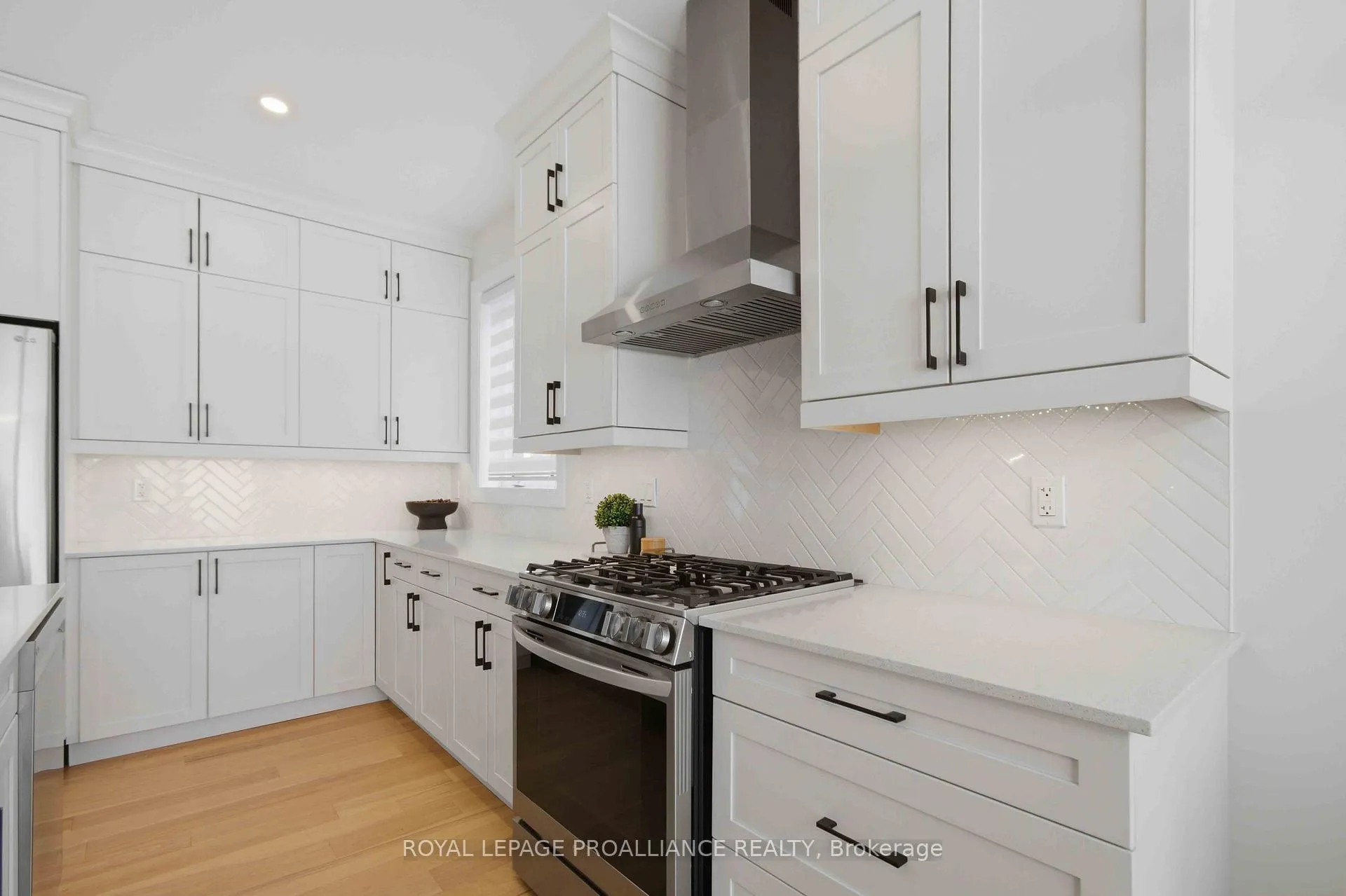 Photo 10 of 39 Schmidt Way, Quinte West, Murray Ward — HOMEH