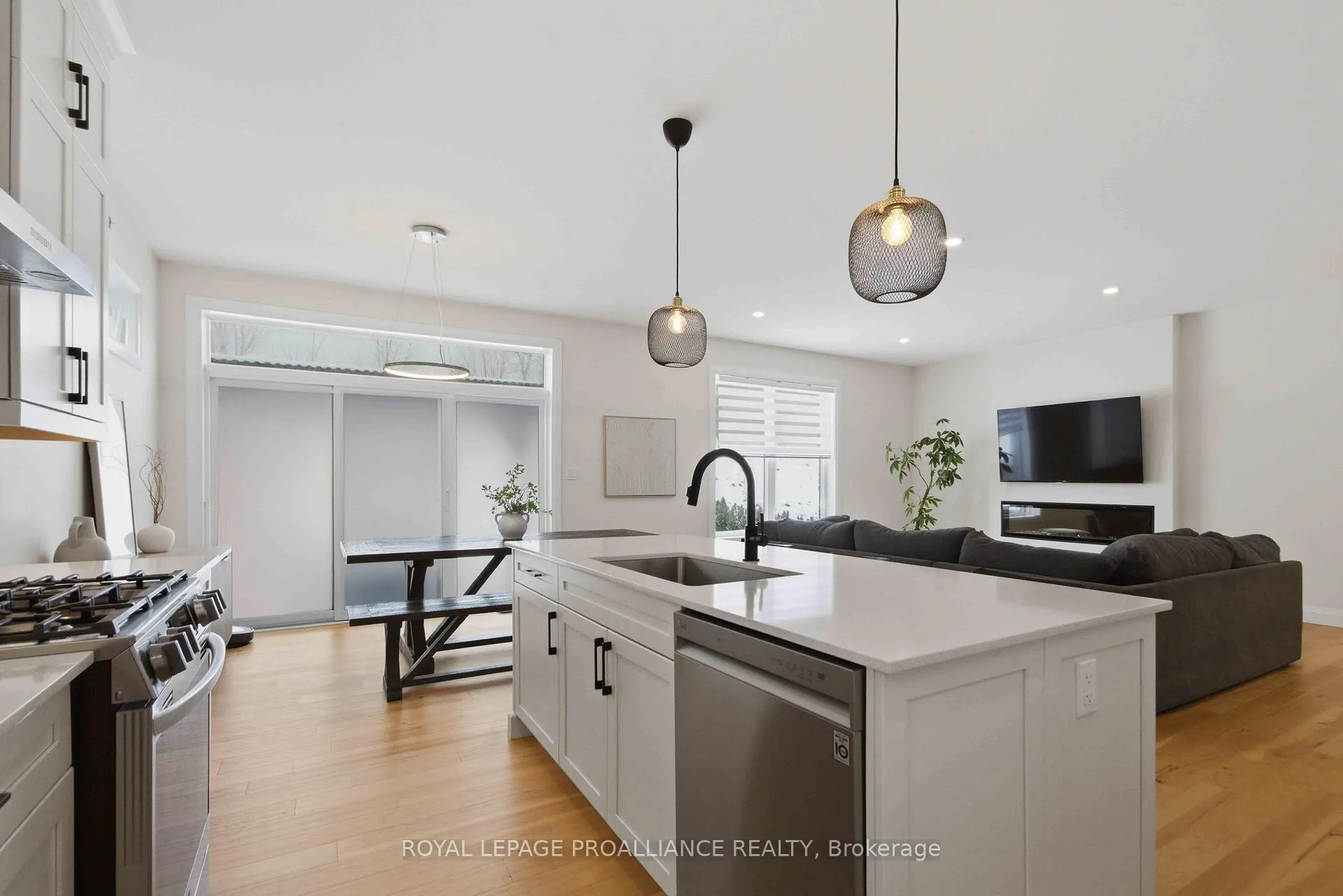 Photo 12 of 39 Schmidt Way, Quinte West, Murray Ward — HOMEH