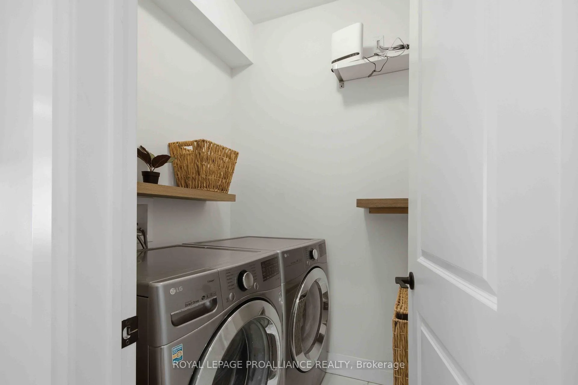 Photo 20 of 39 Schmidt Way, Quinte West, Murray Ward — HOMEH