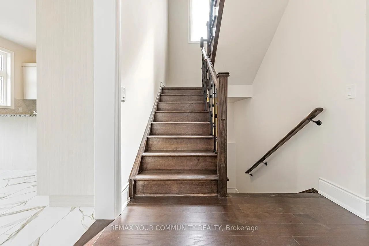 Photo 9 of 45 Raspberry Ridge Avenue, Caledon, Caledon East — HOMEH