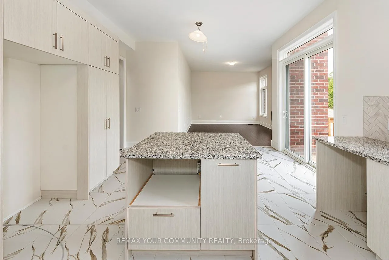 Photo 15 of 45 Raspberry Ridge Avenue, Caledon, Caledon East — HOMEH