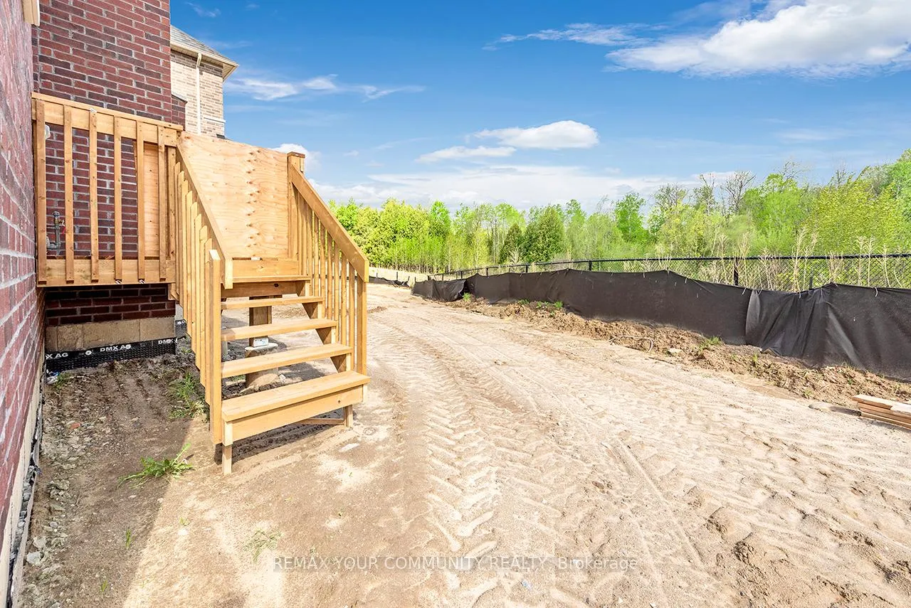 Photo 46 of 45 Raspberry Ridge Avenue, Caledon, Caledon East — HOMEH