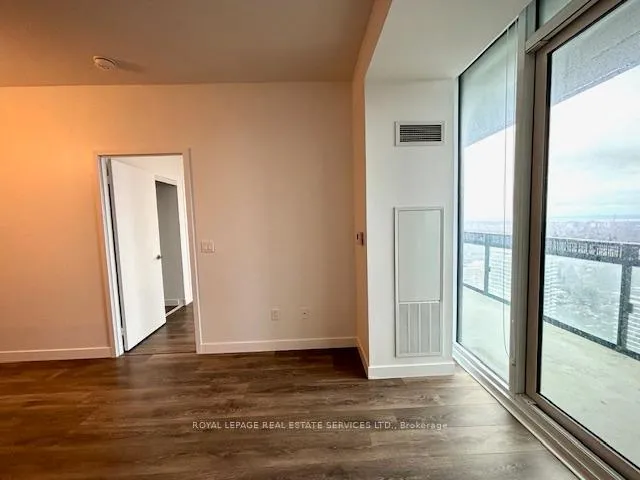 Photo 6 of Unit 4112, 8 Eglinton Avenue E, Toronto, Mount Pleasant West — HOMEH