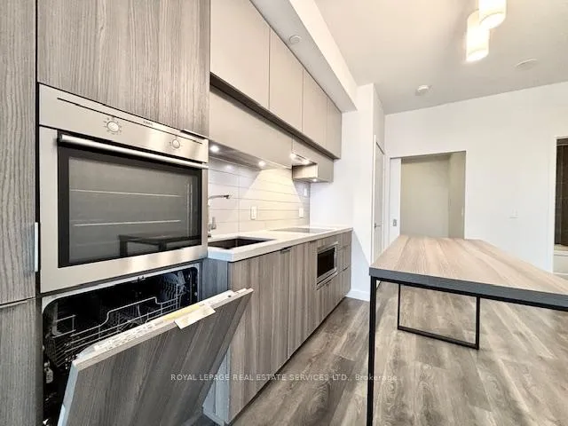 Photo 15 of Unit 4112, 8 Eglinton Avenue E, Toronto, Mount Pleasant West — HOMEH