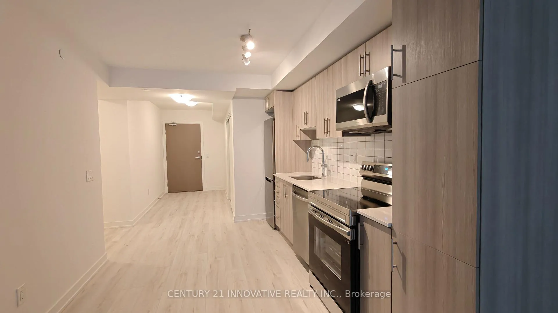 Photo 5 of Unit 710, 1010 Sandy Beach Road, Pickering, Bay Ridges — HOMEH