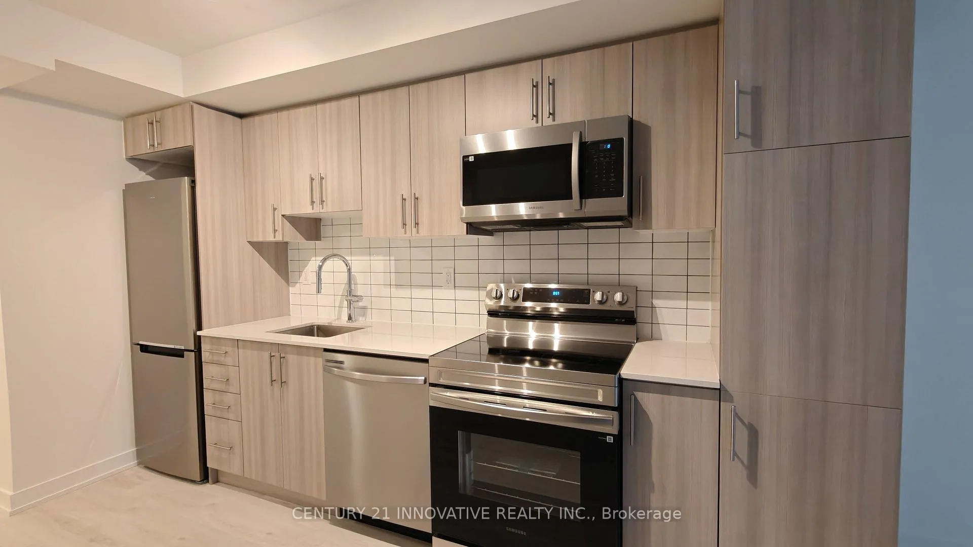 Photo 6 of Unit 710, 1010 Sandy Beach Road, Pickering, Bay Ridges — HOMEH