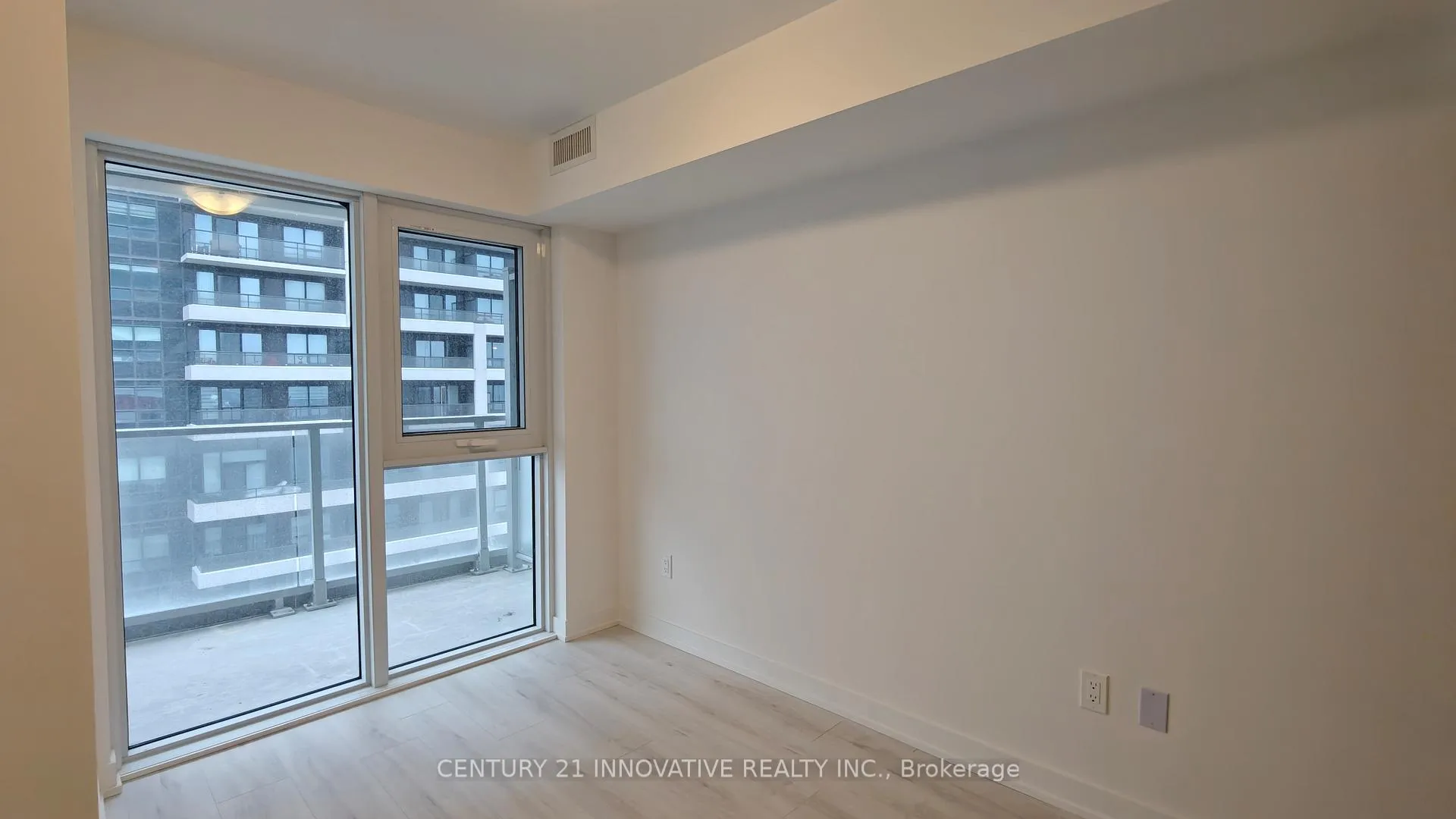 Photo 10 of Unit 710, 1010 Sandy Beach Road, Pickering, Bay Ridges — HOMEH