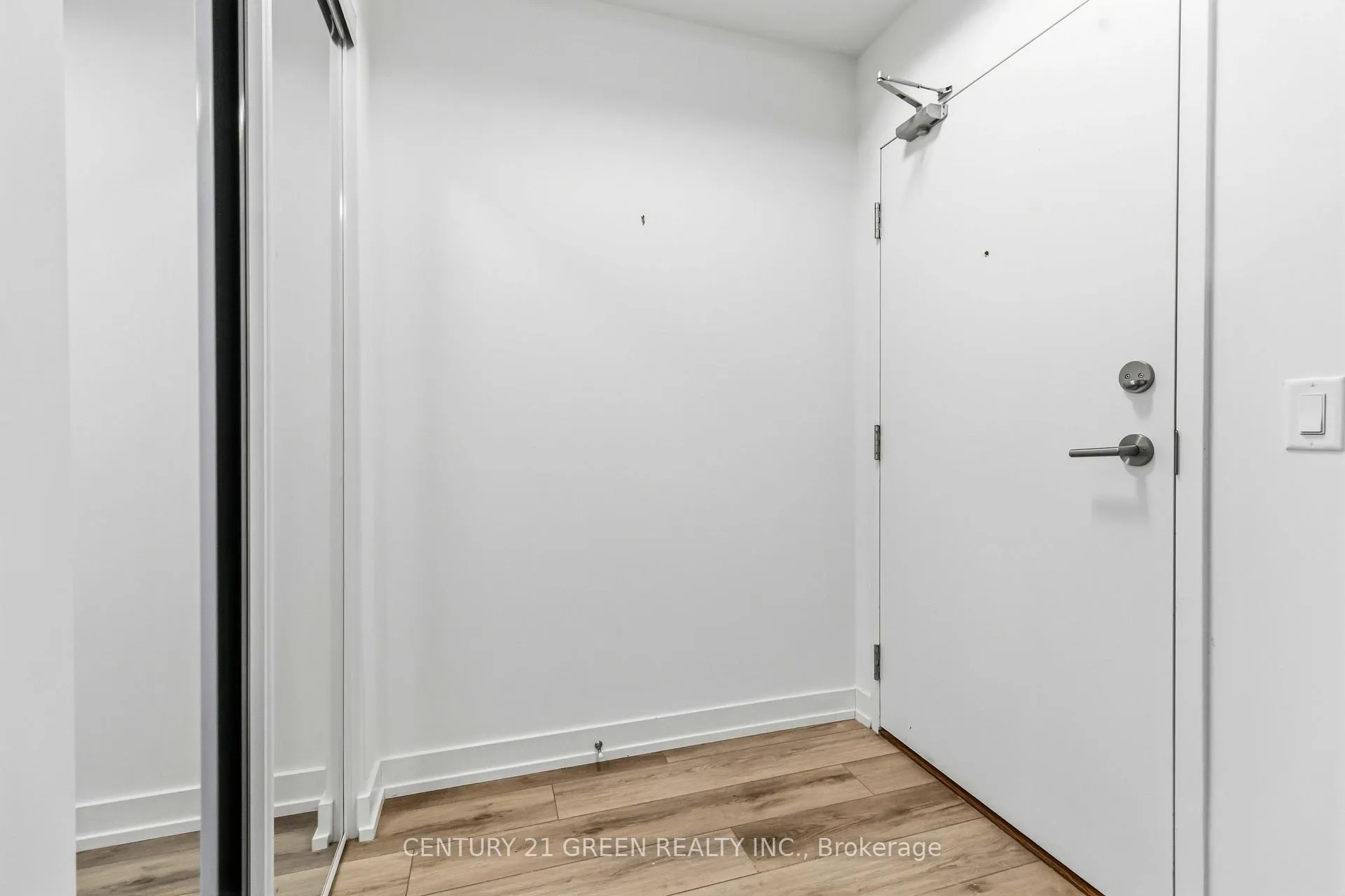 Photo 4 of Unit 407, 255 Northfield Drive E, Waterloo — HOMEH