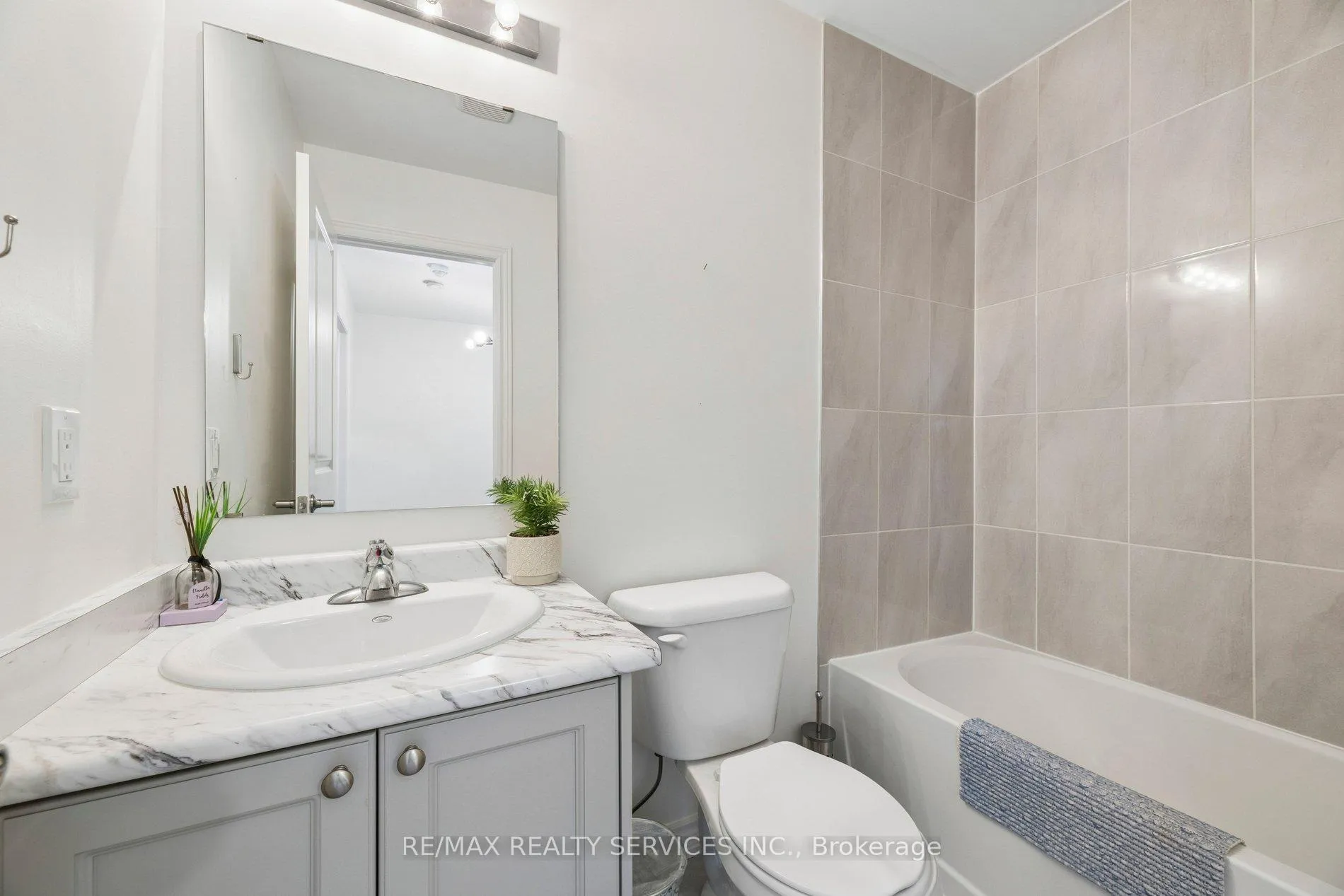 Photo 18 of 2564 Ladyfern Crossing, Pickering, Duffin Heights — HOMEH