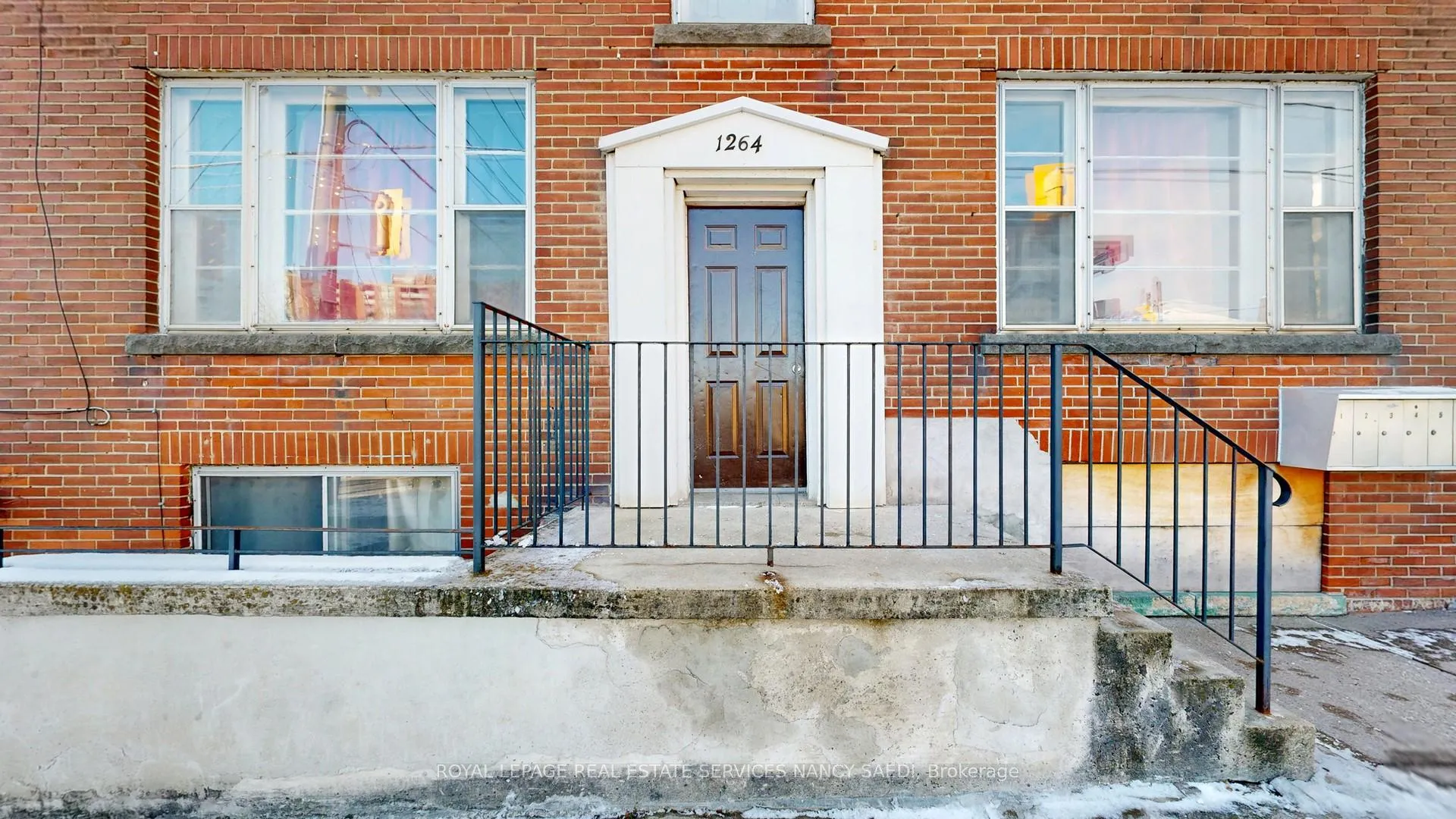 Photo of 1264 Weston Road
