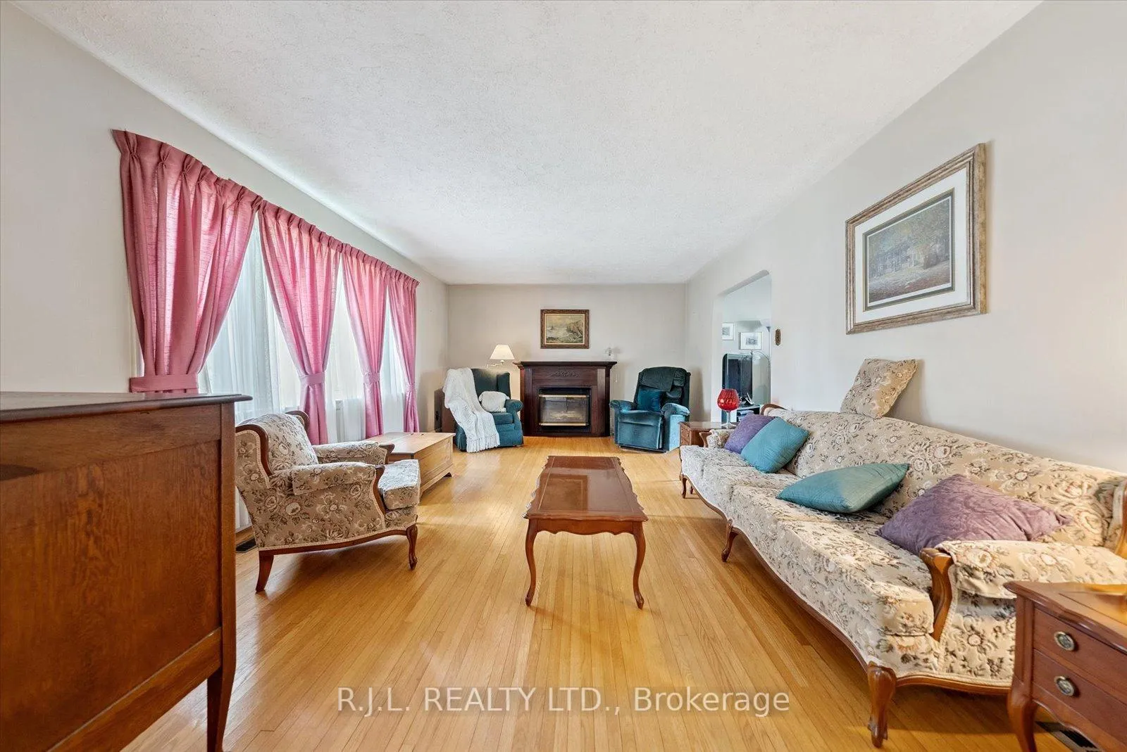 Photo 10 of 83 Greenhill Drive, Peterborough, Otonabee Ward 1 — HOMEH