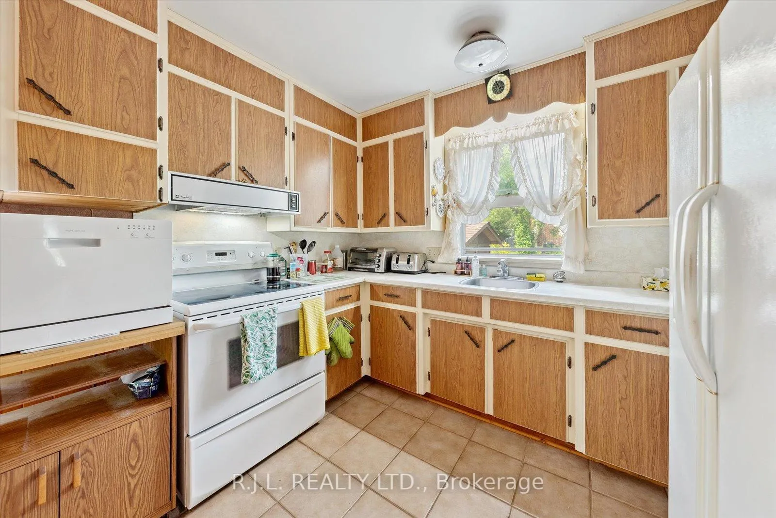 Photo 19 of 83 Greenhill Drive, Peterborough, Otonabee Ward 1 — HOMEH