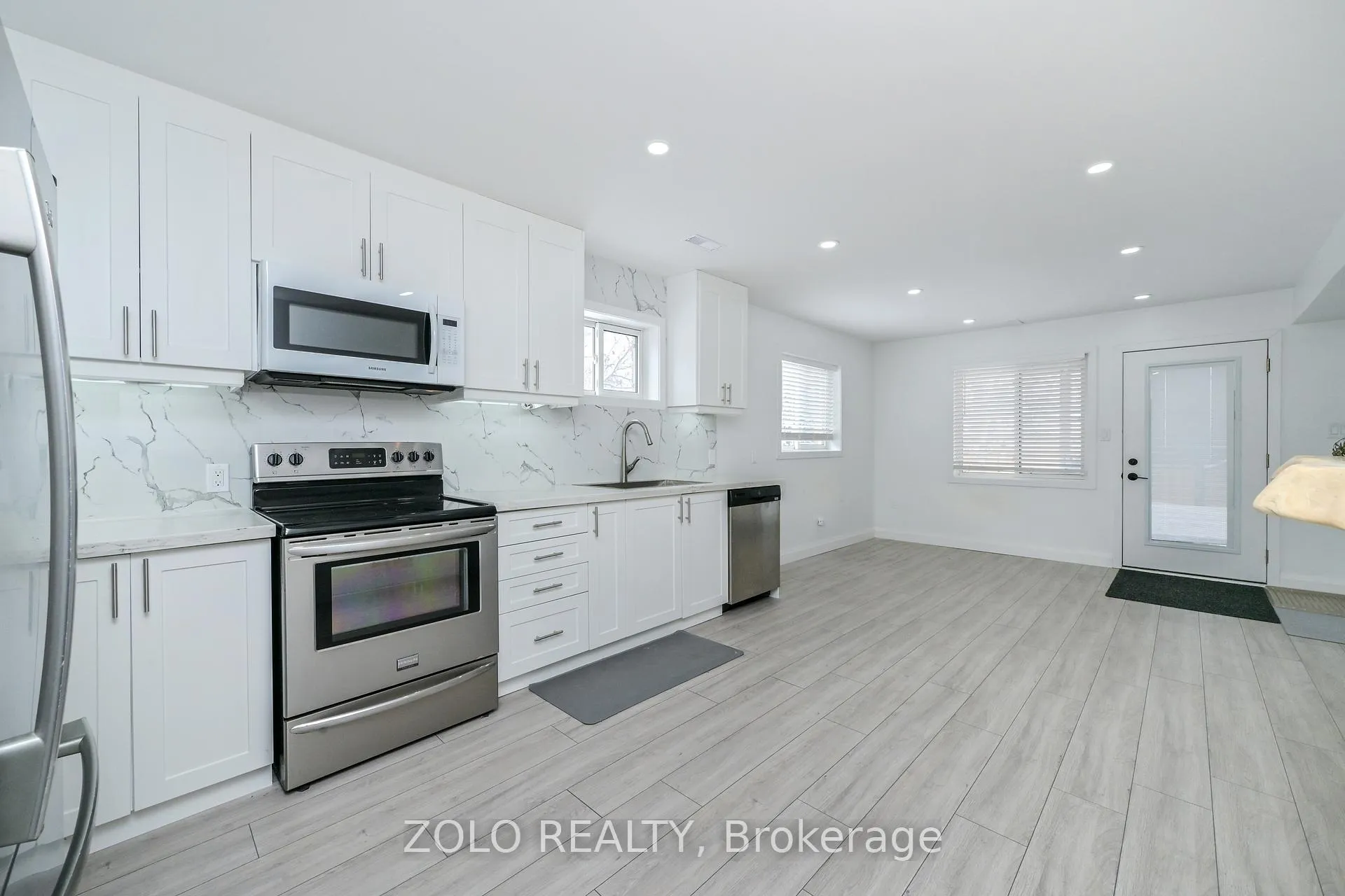 Photo 17 of 10 St. Bruno's Circle, Barrie, Ardagh — HOMEH