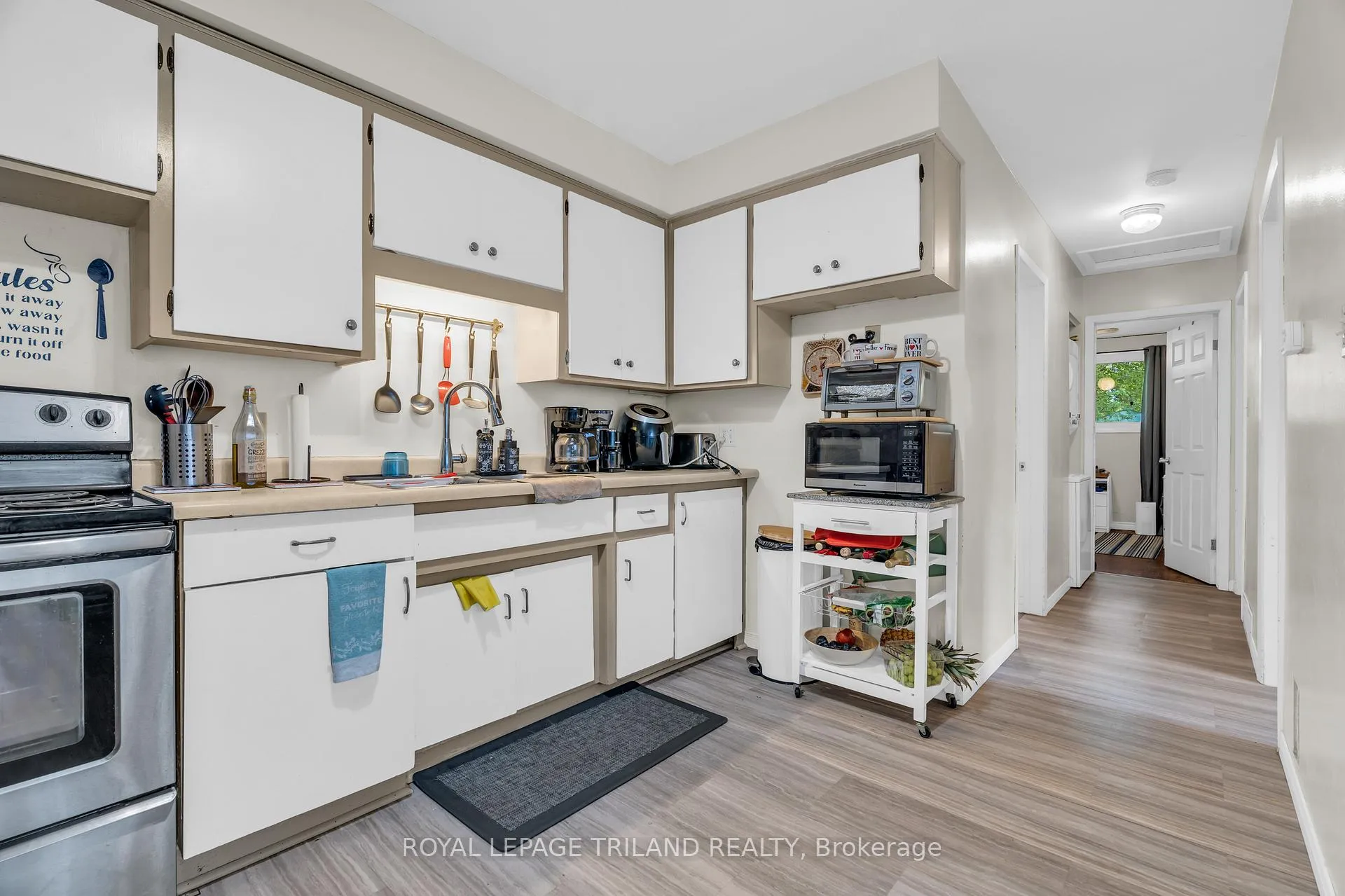 Photo 4 of Unit A, 195B Cedarvale Crescent, Waterloo — HOMEH