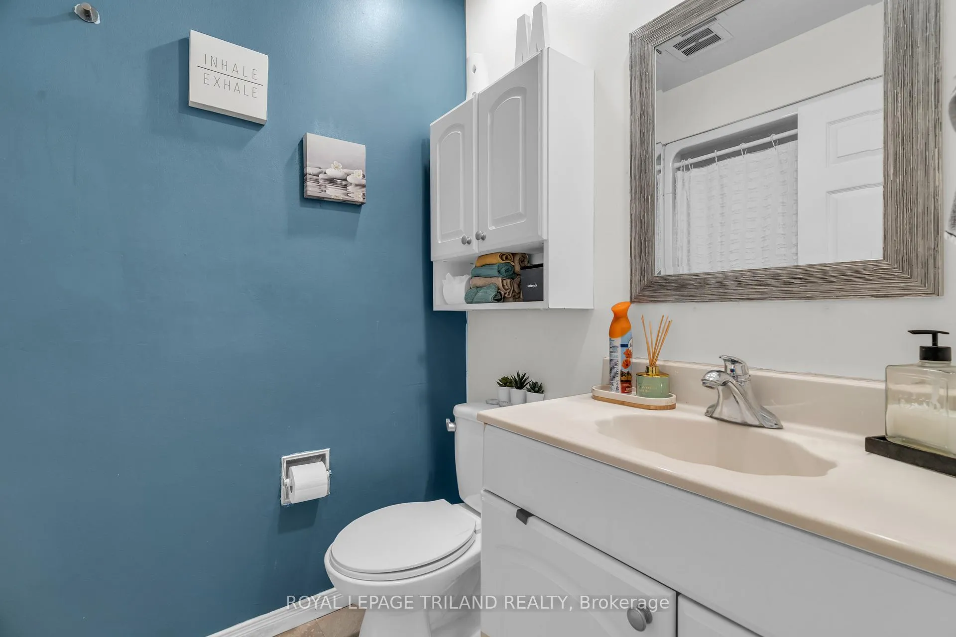 Photo 7 of Unit A, 195B Cedarvale Crescent, Waterloo — HOMEH