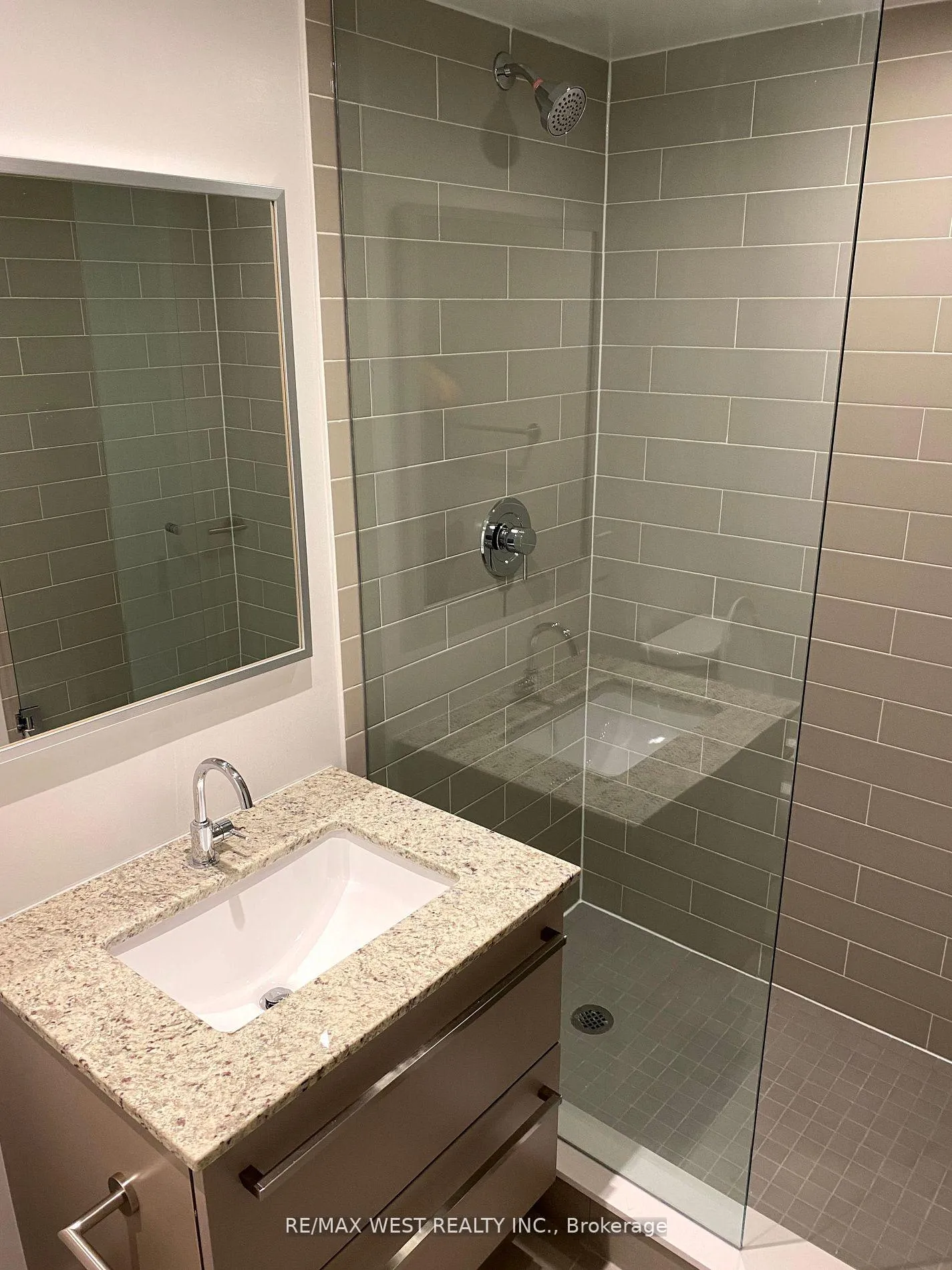Photo 3 of 120 Varna Drive, Toronto, Englemount-Lawrence — HOMEH