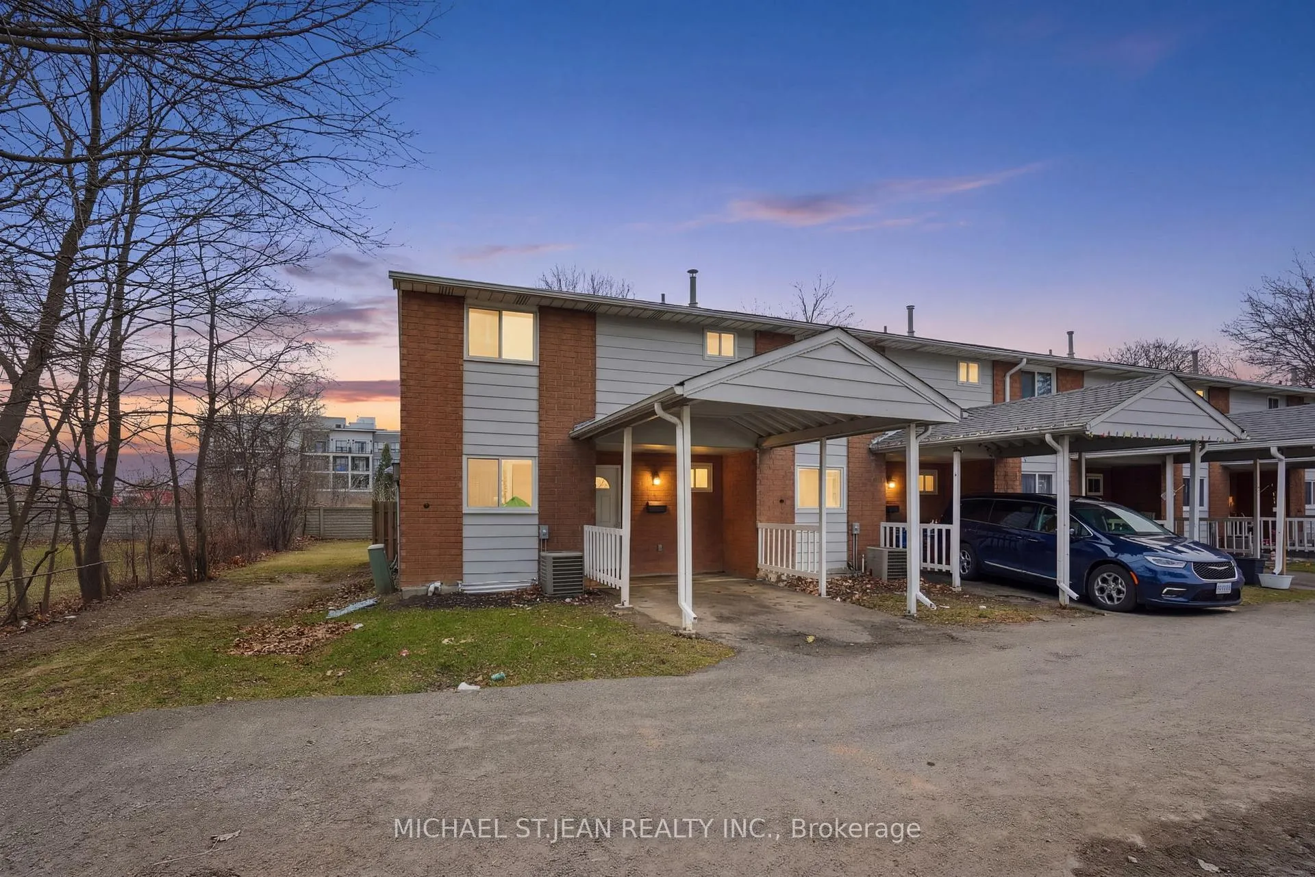Front of Unit 8, 125 Limeridge Road W