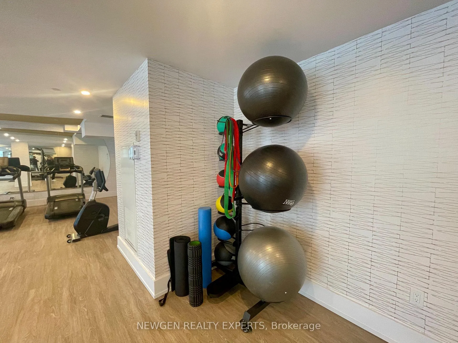 Photo 31 of Unit 220, 460 Dundas Street E, Hamilton, Waterdown — HOMEH