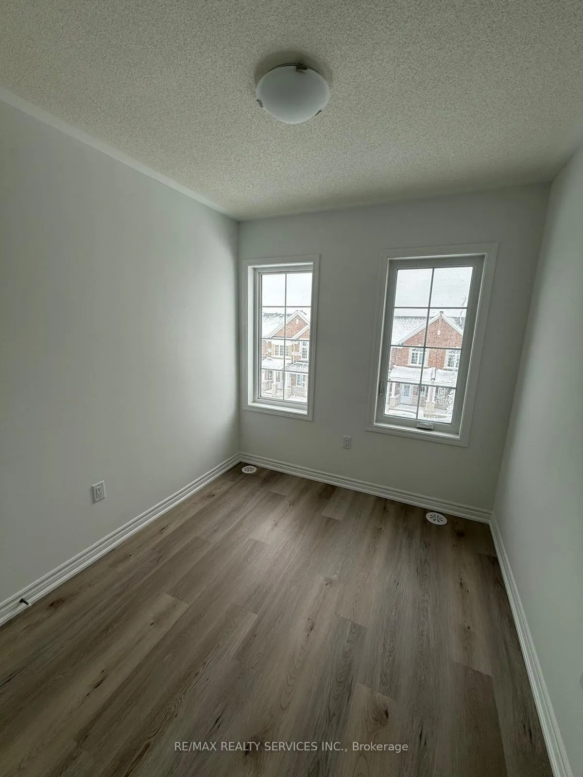 Photo 11 of 75 Vinewood Crescent, Barrie, Rural Barrie Southeast — HOMEH