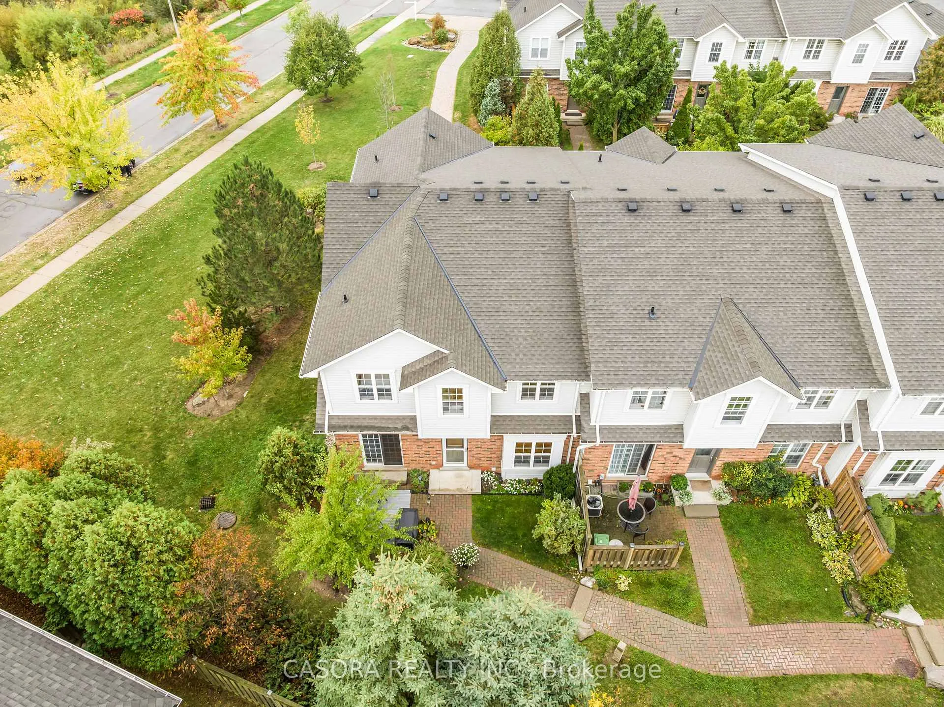 Photo 4 of Unit 45, 1085 Harrogate Drive, Hamilton, Meadowlands — HOMEH