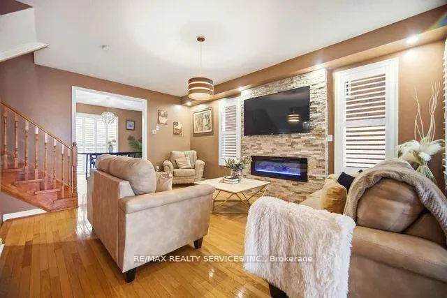 Photo 6 of 104 Begonia Crescent, Brampton, Northwest Sandalwood Parkway — HOMEH