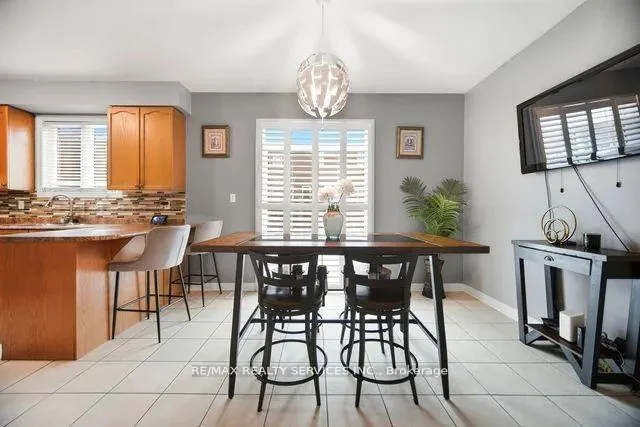 Photo 9 of 104 Begonia Crescent, Brampton, Northwest Sandalwood Parkway — HOMEH