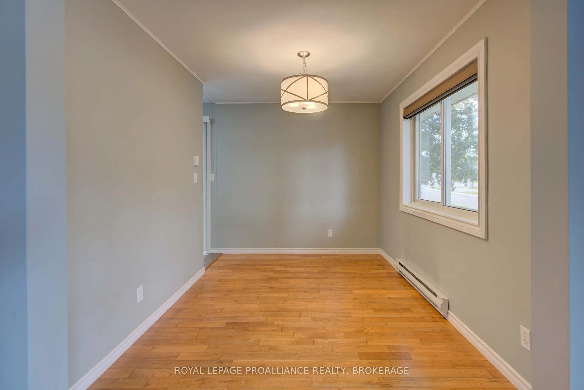 Photo 8 of 114 Drennan Street, Kingston, Rideau — HOMEH