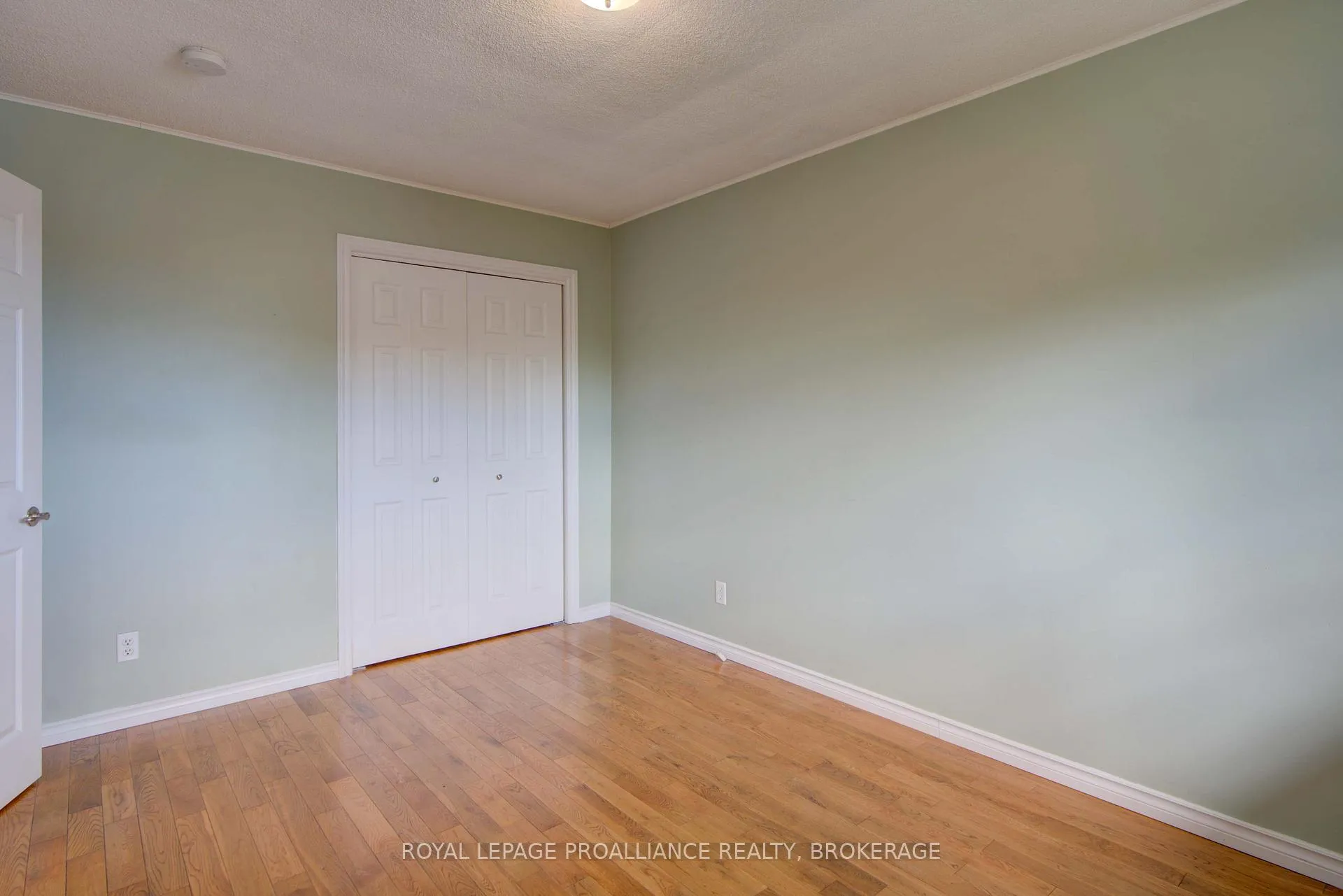 Photo 20 of 114 Drennan Street, Kingston, Rideau — HOMEH