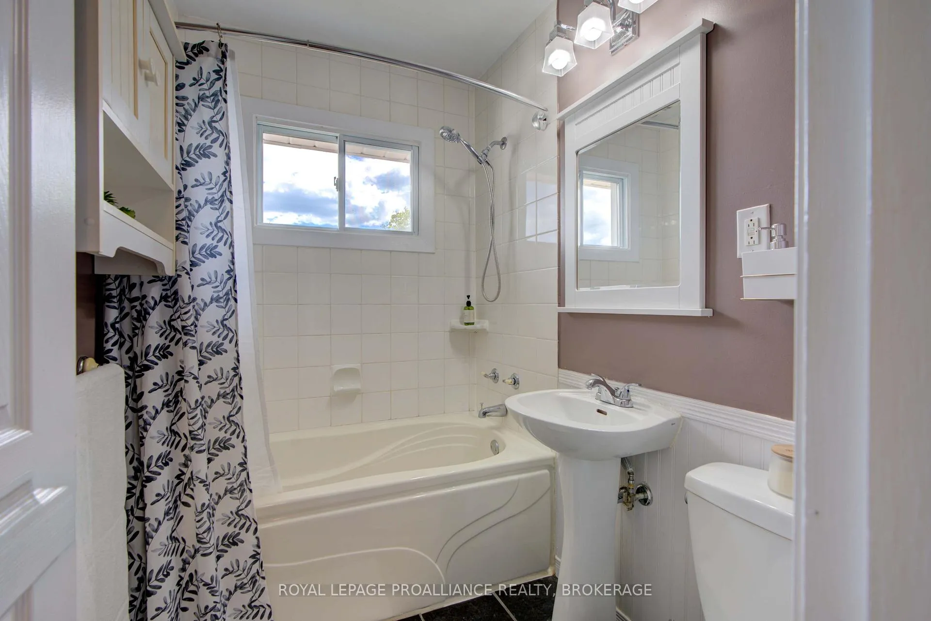 Photo 26 of 114 Drennan Street, Kingston, Rideau — HOMEH