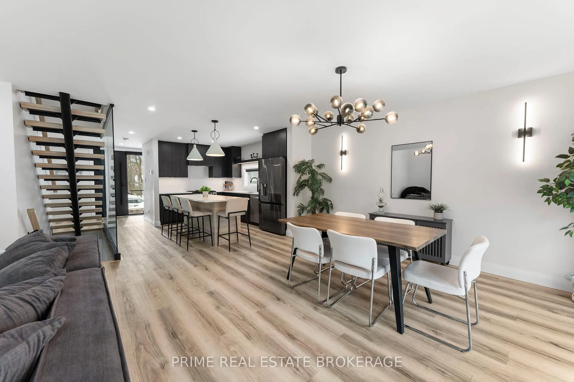 Photo 9 of 35 Walker Street, Lambton Shores, Grand Bend — HOMEH