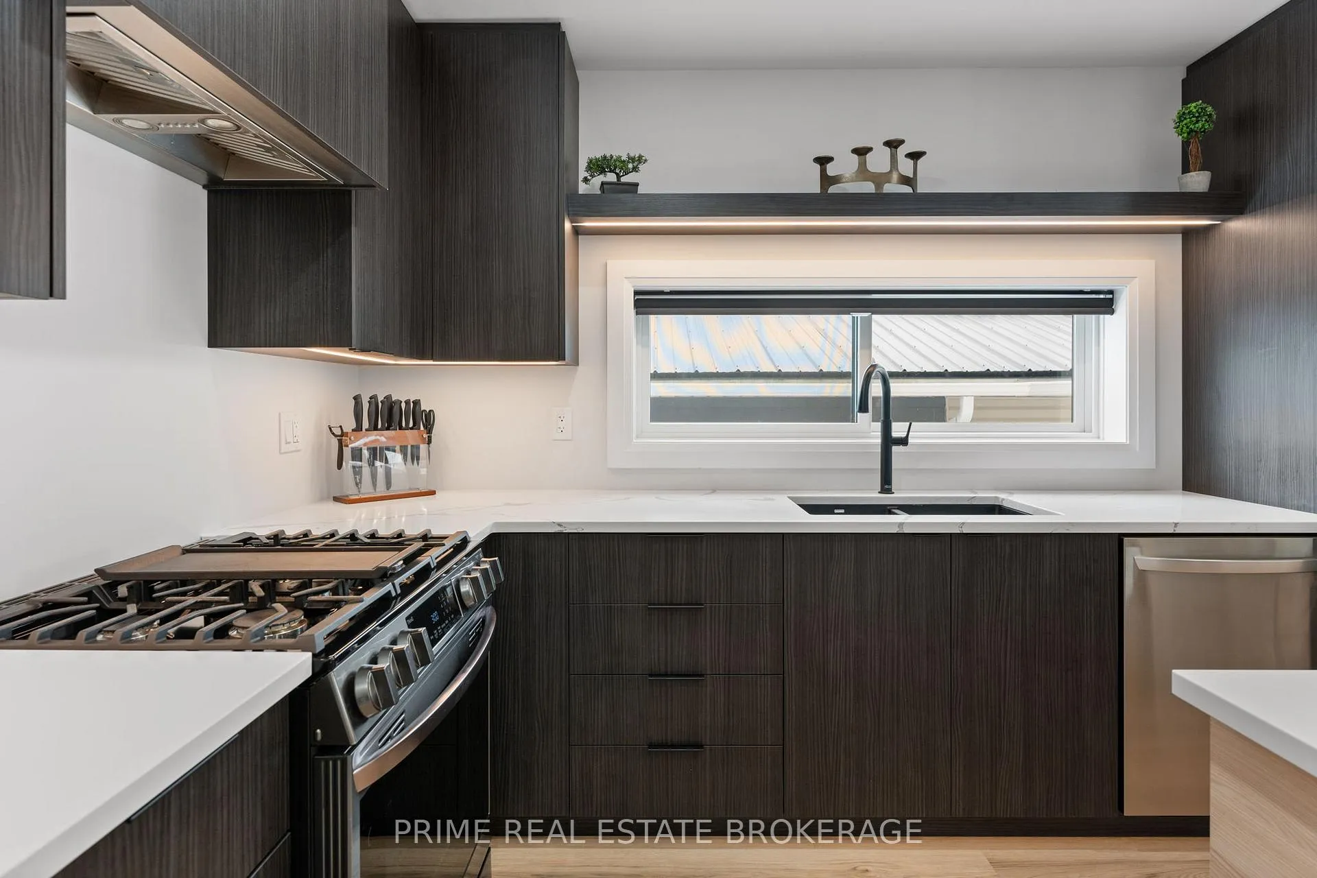 Photo 11 of 35 Walker Street, Lambton Shores, Grand Bend — HOMEH