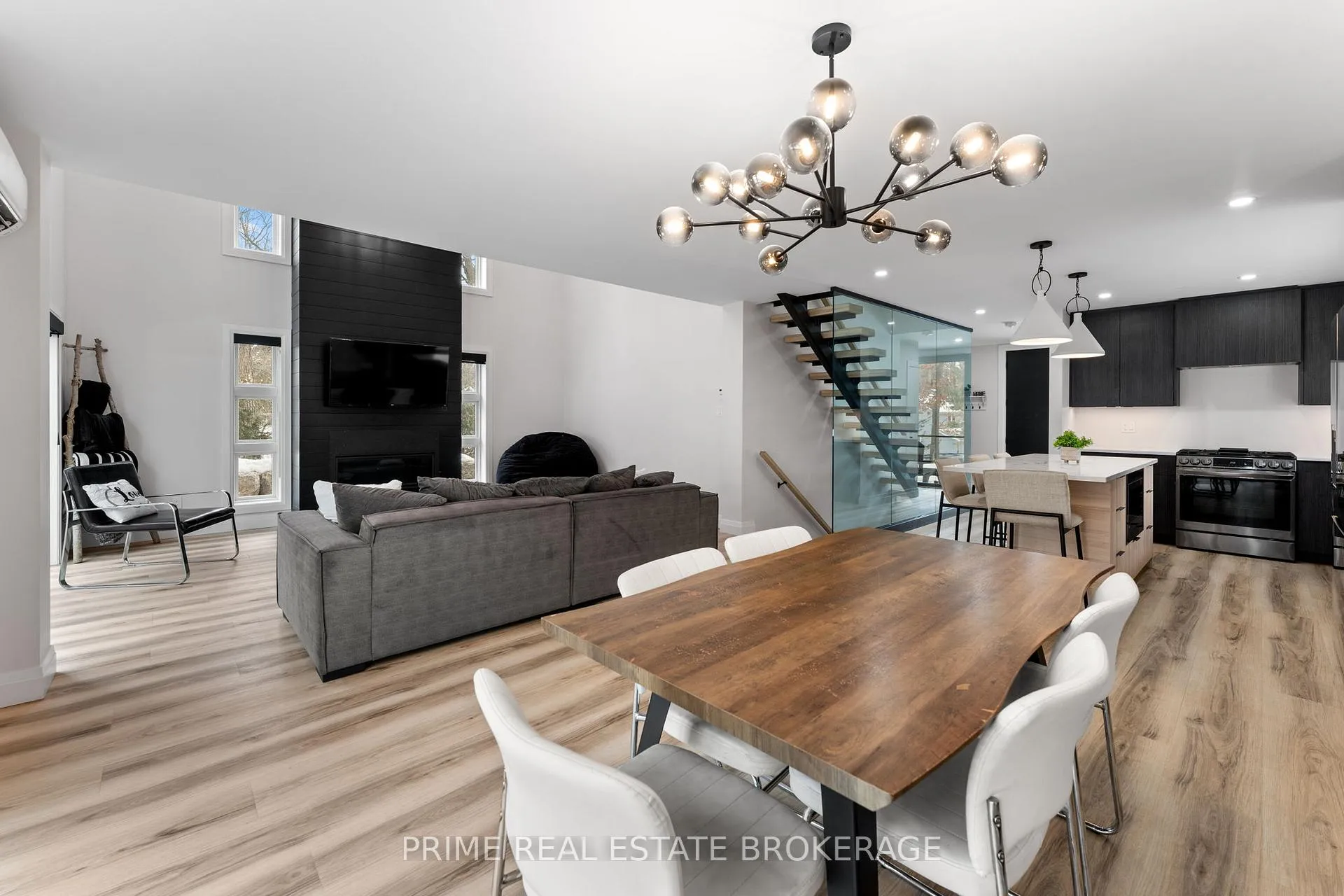 Photo 14 of 35 Walker Street, Lambton Shores, Grand Bend — HOMEH