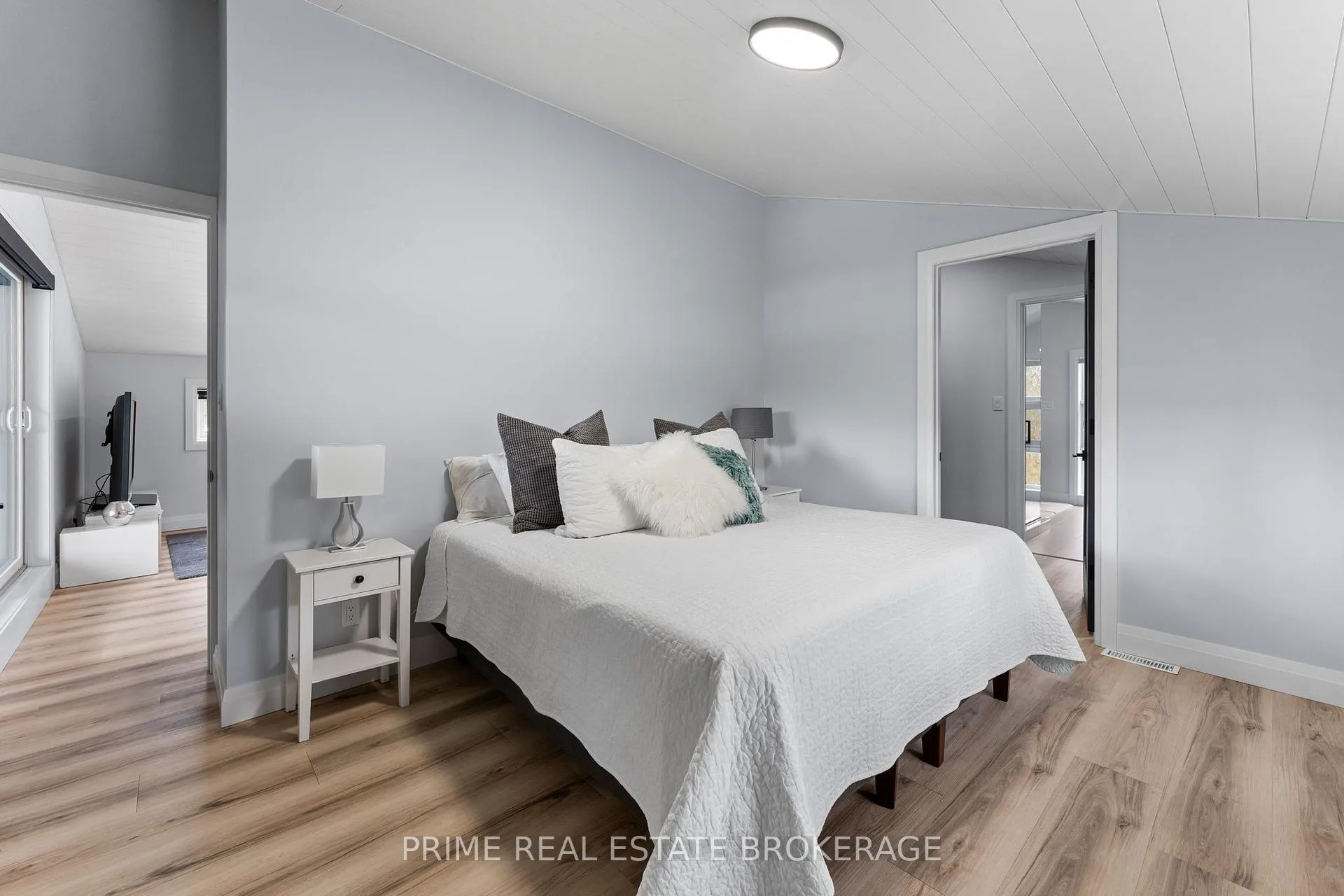 Photo 30 of 35 Walker Street, Lambton Shores, Grand Bend — HOMEH