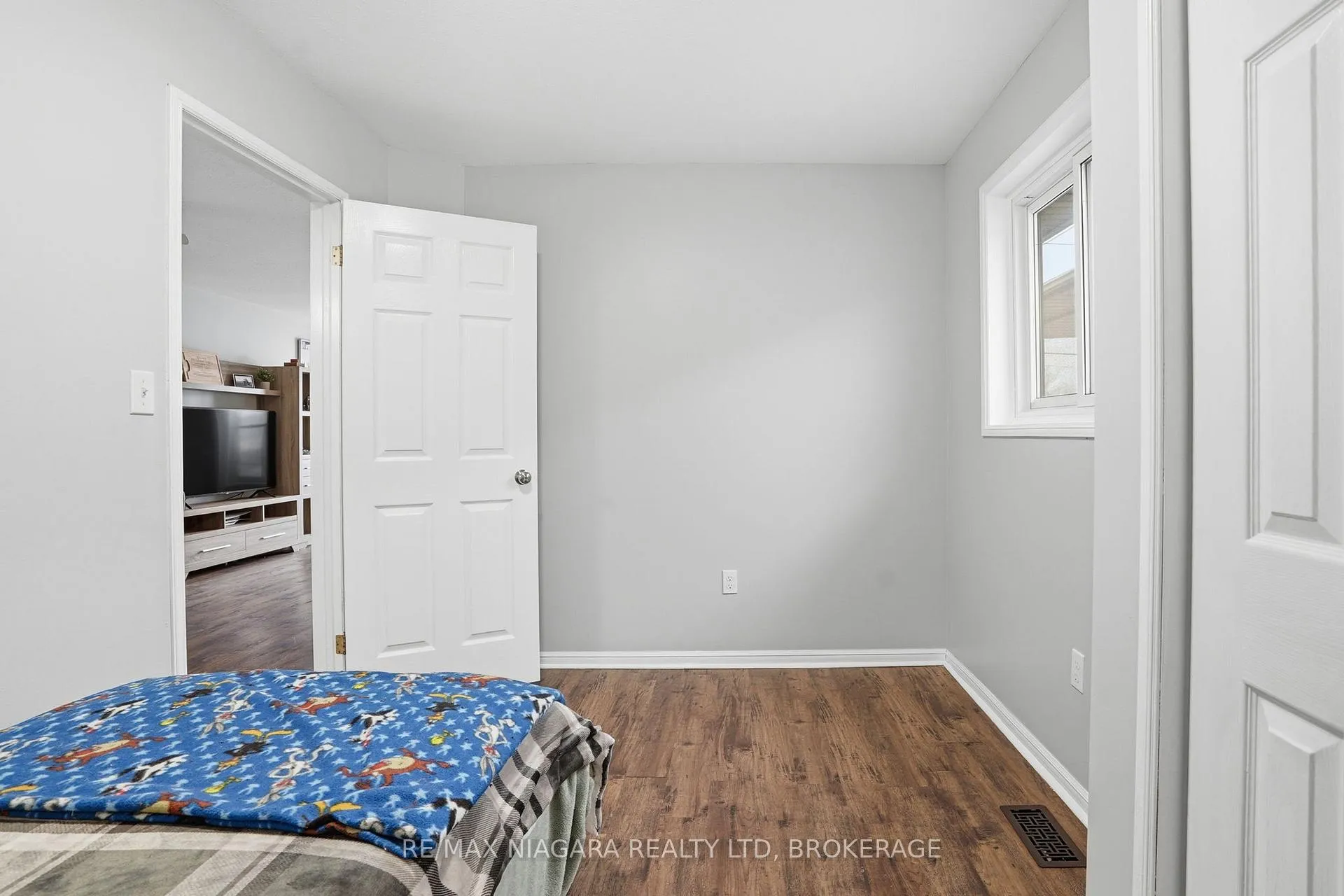 Photo 12 of 64 Page Street, St. Catharines, E. Chester — HOMEH