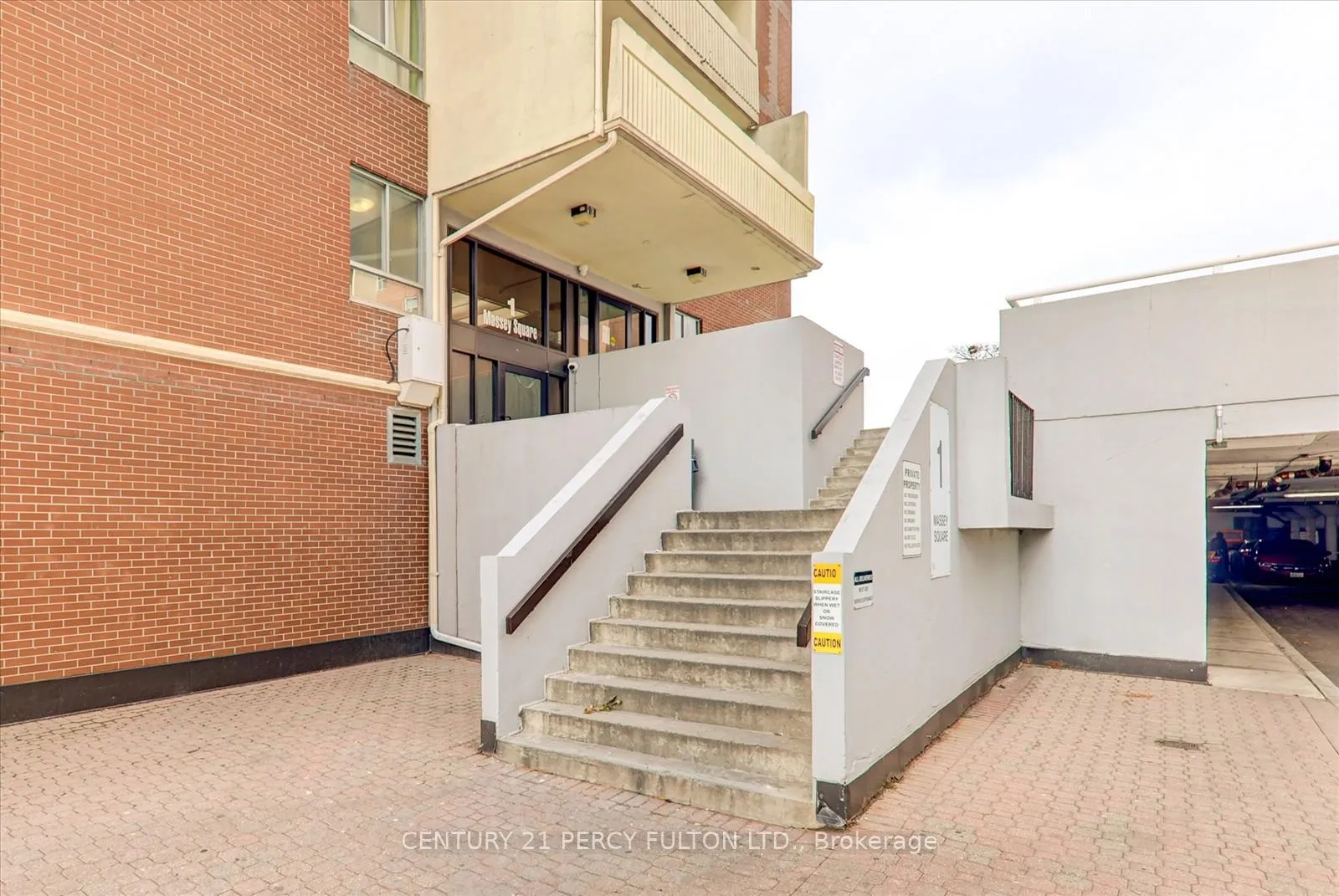 Photo 5 of Unit 816, 1 Massey Square, Toronto, Crescent Town — HOMEH