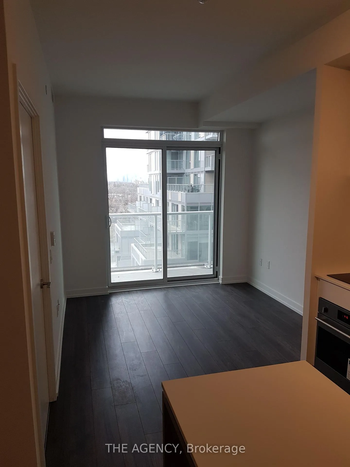 Photo 4 of Unit 721, 33 Helendale Avenue, Toronto, Yonge-Eglinton — HOMEH