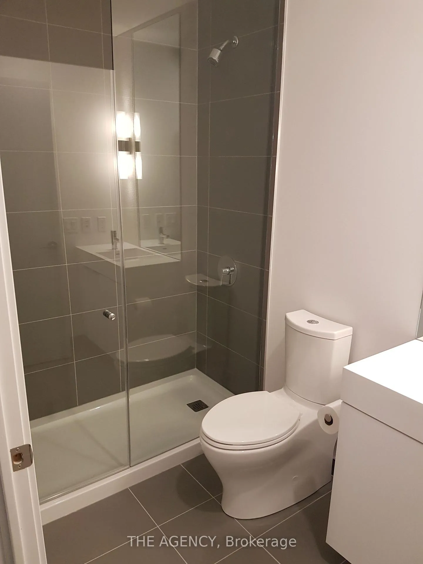 Photo 13 of Unit 721, 33 Helendale Avenue, Toronto, Yonge-Eglinton — HOMEH