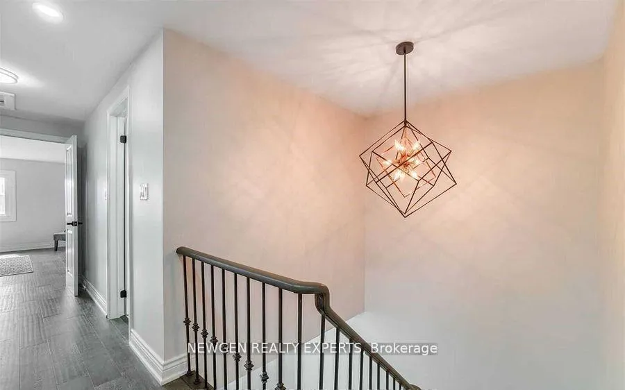 Photo 5 of 101 Banting Crescent, Brampton, Fletcher's West — HOMEH