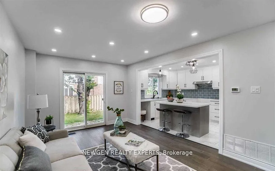 Photo 10 of 101 Banting Crescent, Brampton, Fletcher's West — HOMEH