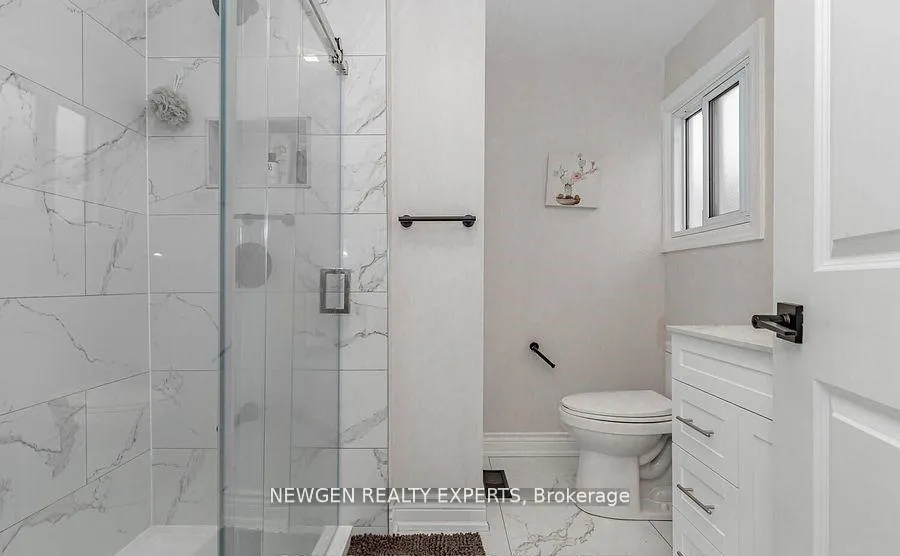 Photo 19 of 101 Banting Crescent, Brampton, Fletcher's West — HOMEH