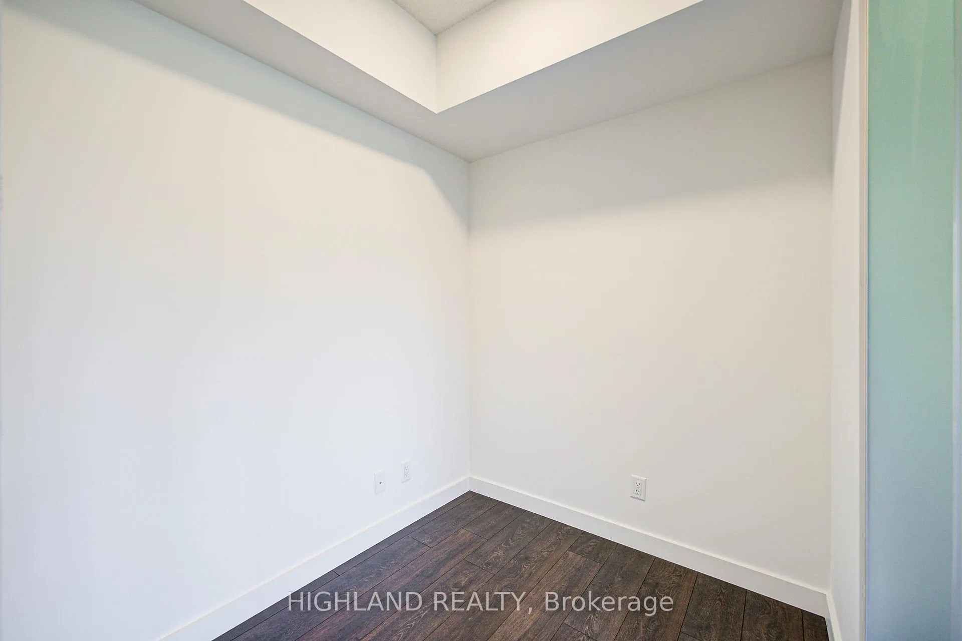 Photo 6 of Unit 608, 25 McMahon Drive, North York, Bayview Village — HOMEH