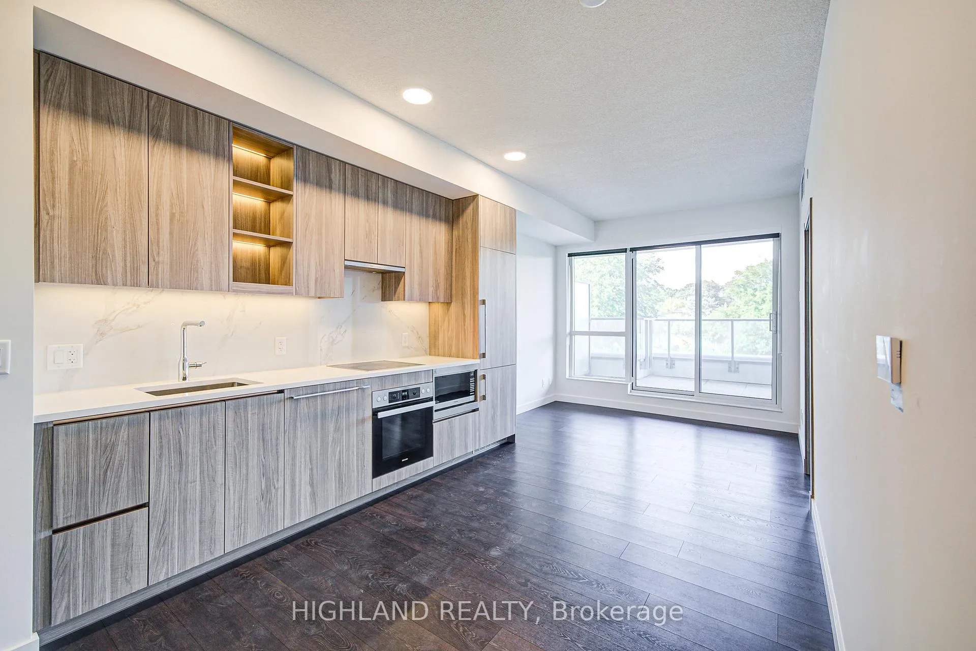 Photo 9 of Unit 608, 25 McMahon Drive, North York, Bayview Village — HOMEH