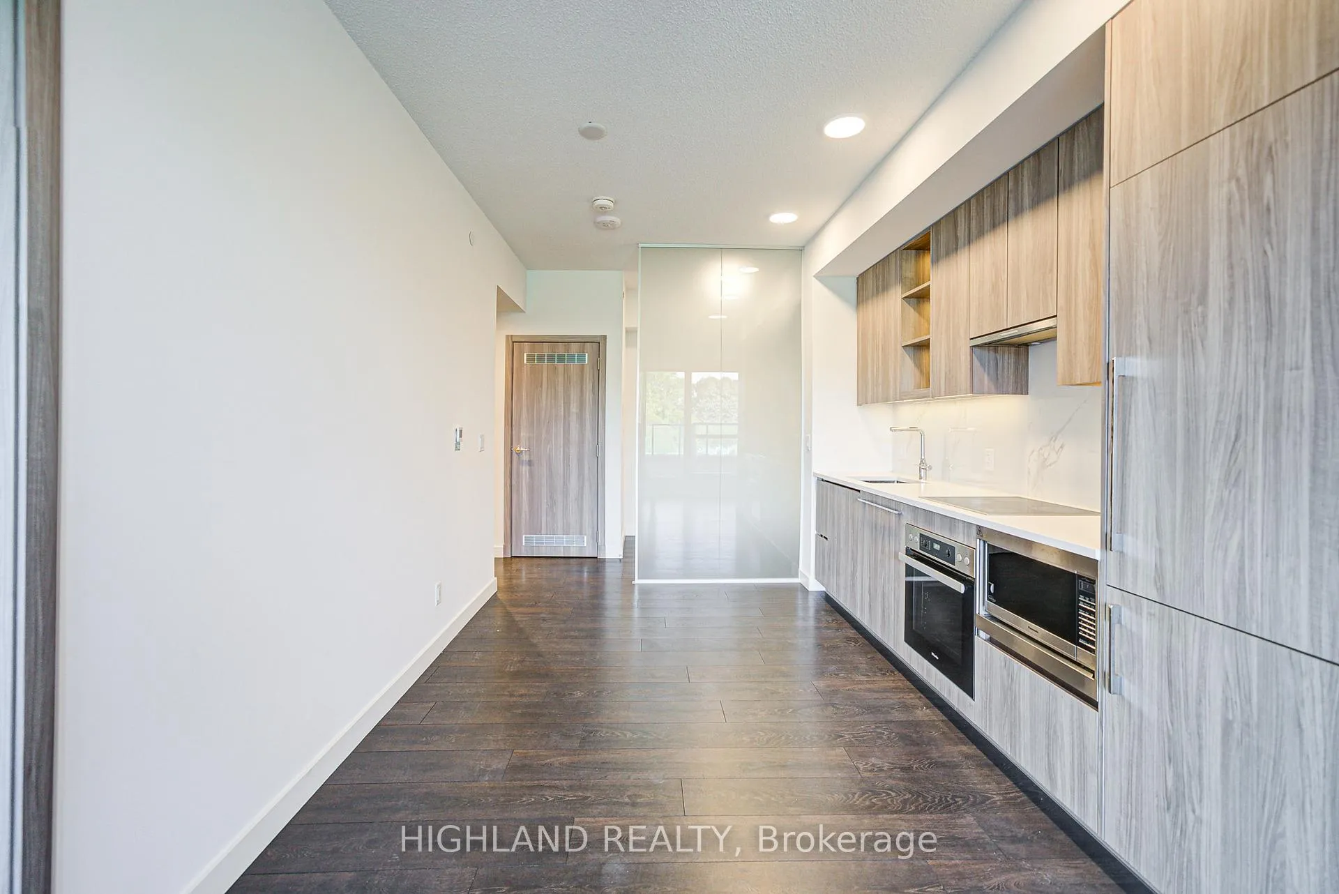 Photo 10 of Unit 608, 25 McMahon Drive, North York, Bayview Village — HOMEH