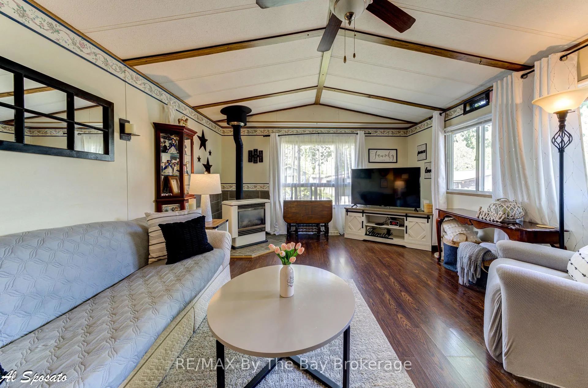 Photo 6 of 76 Georgian Glen Drive, Wasaga Beach — HOMEH