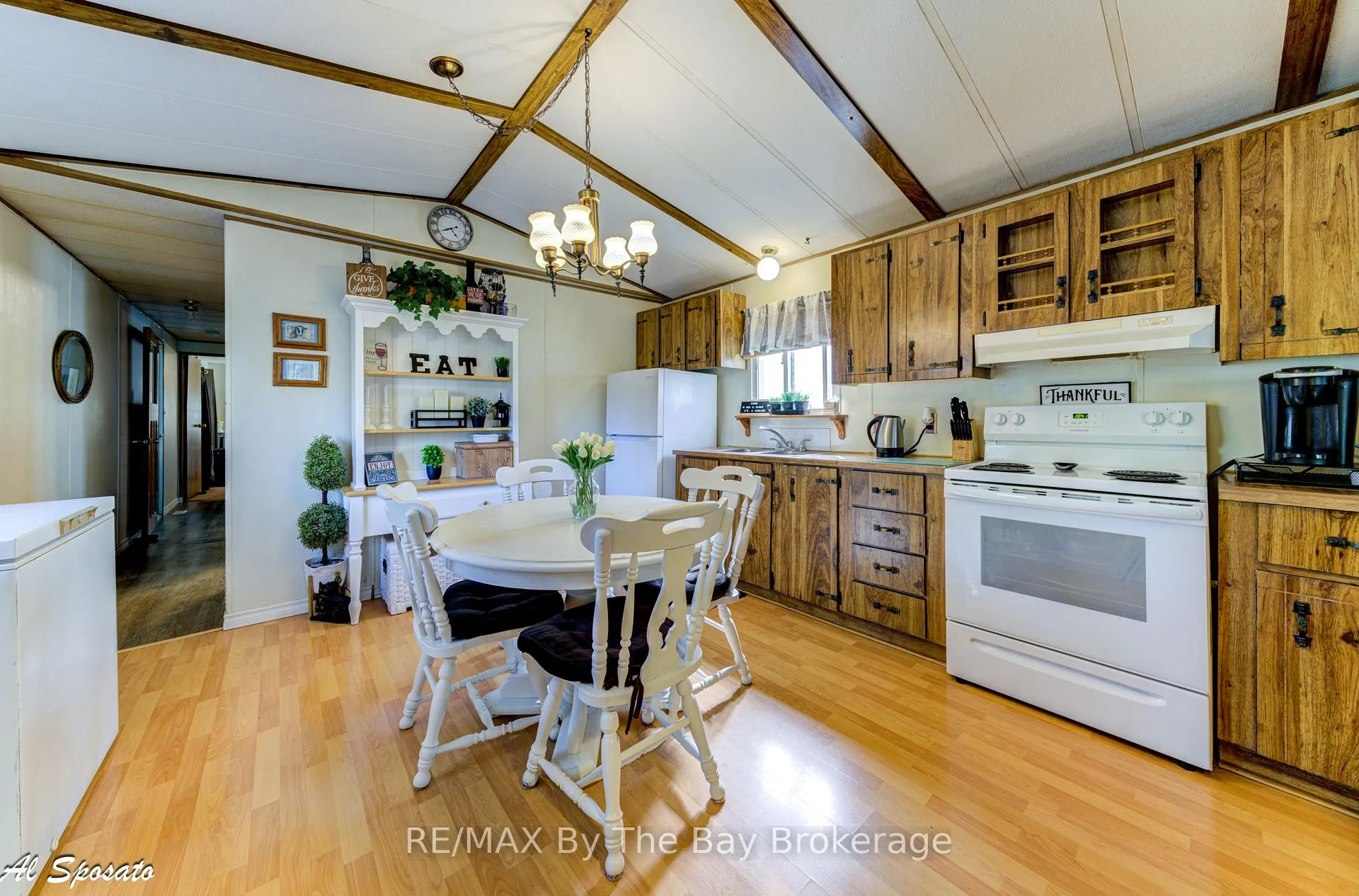 Photo 12 of 76 Georgian Glen Drive, Wasaga Beach — HOMEH