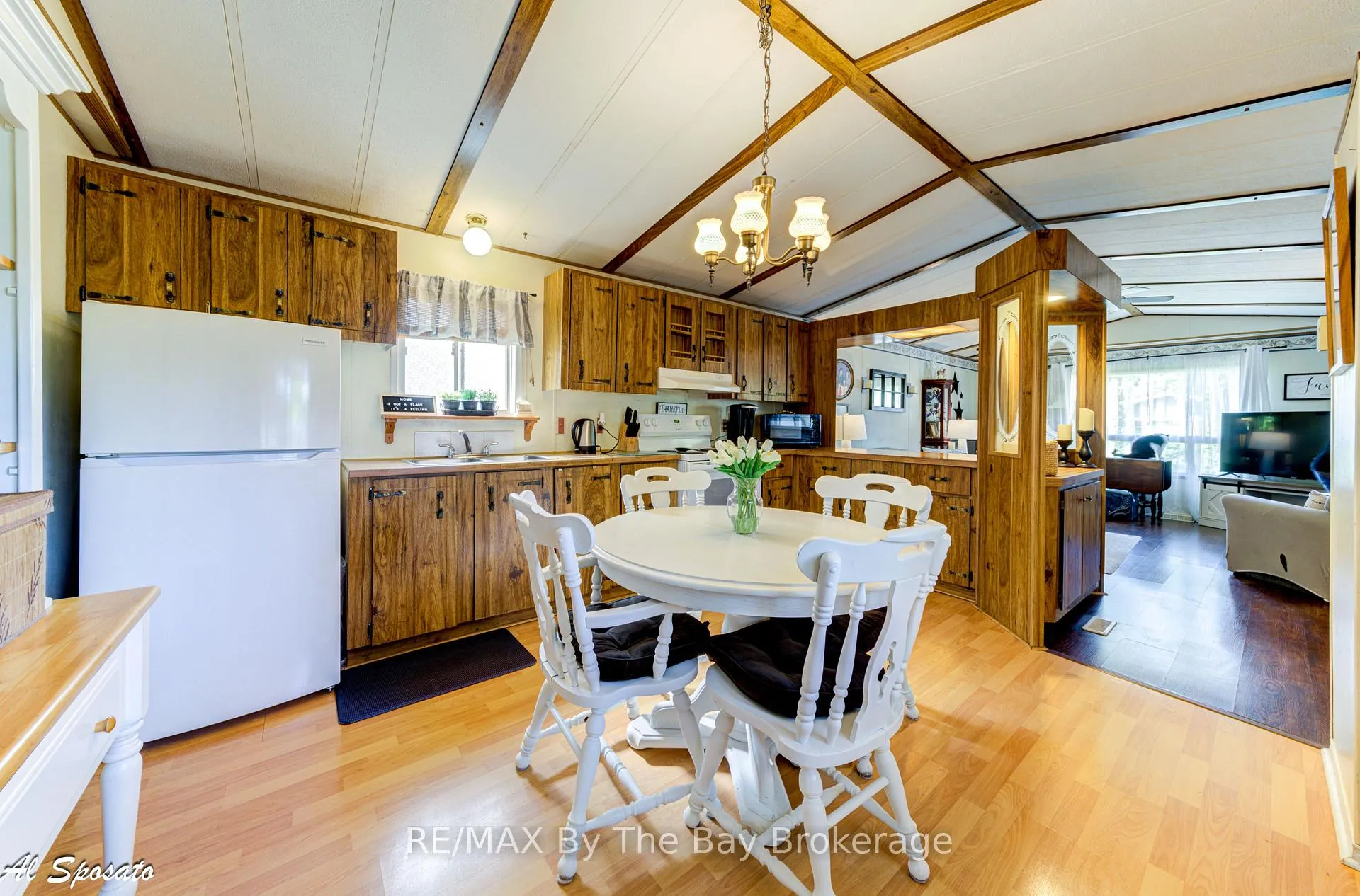 Photo 13 of 76 Georgian Glen Drive, Wasaga Beach — HOMEH
