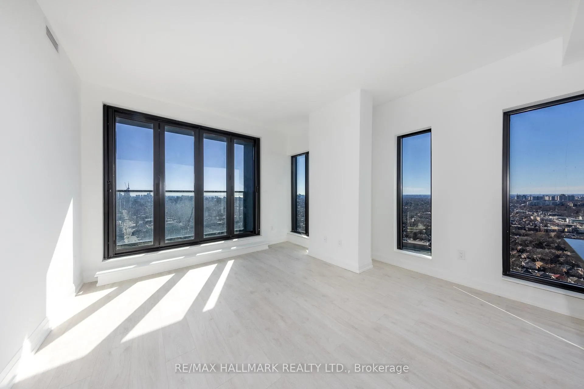 Photo 10 of Unit 3107, 20 Soudan Avenue, Toronto, Mount Pleasant West — HOMEH