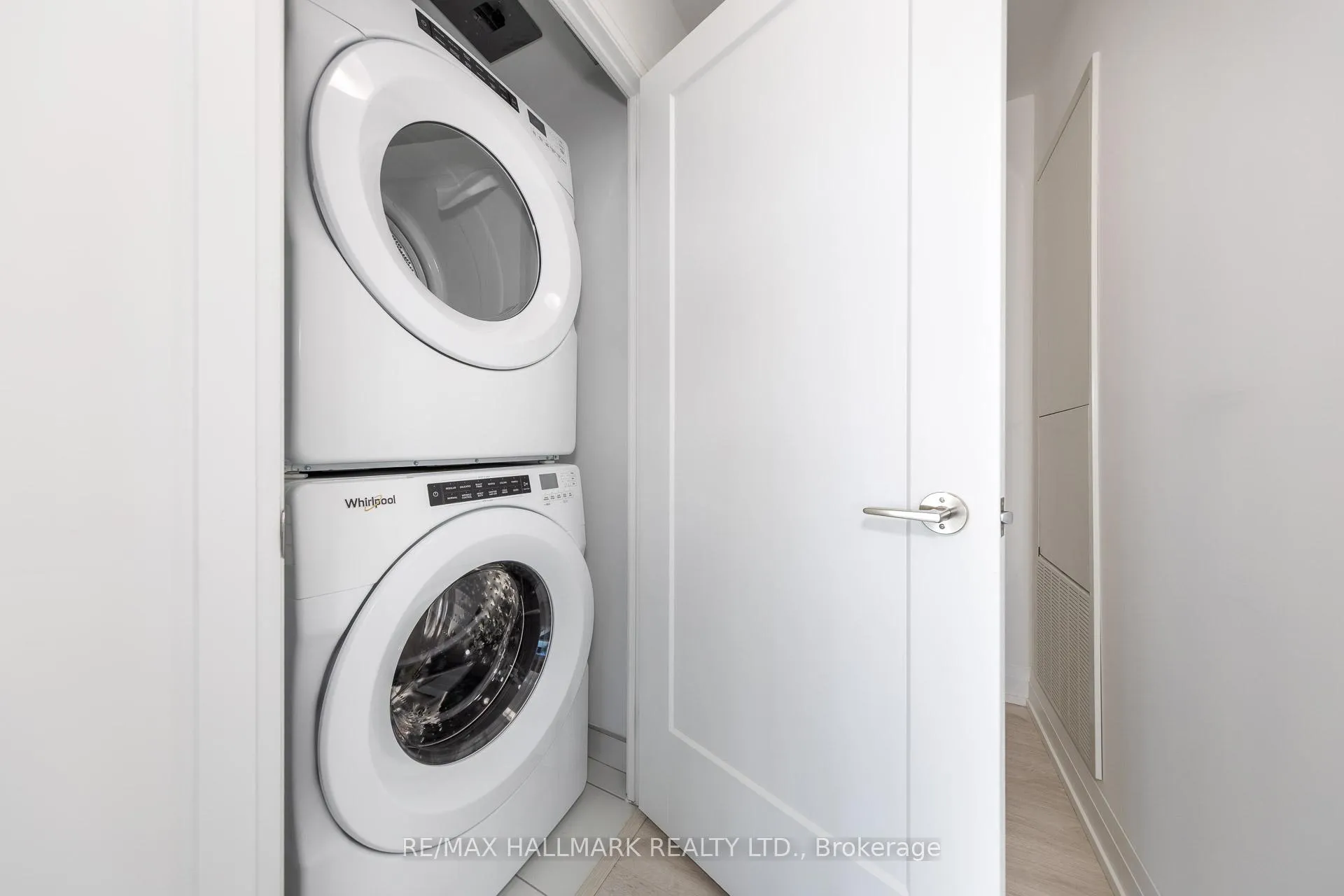 Photo 23 of Unit 3107, 20 Soudan Avenue, Toronto, Mount Pleasant West — HOMEH